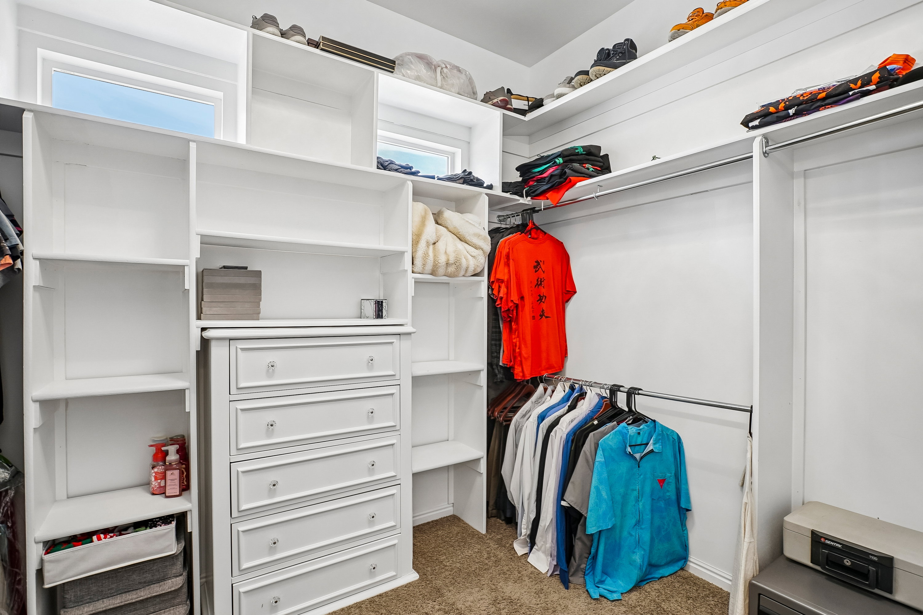 Walk in closet