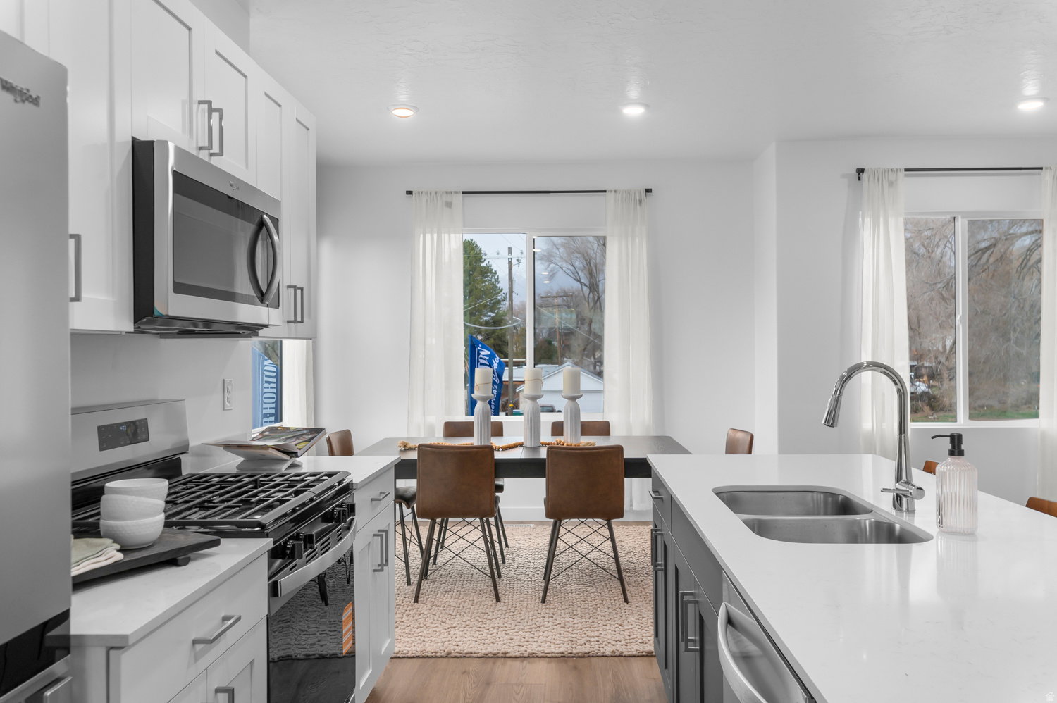 Picture of Model Haven, not of current listing.