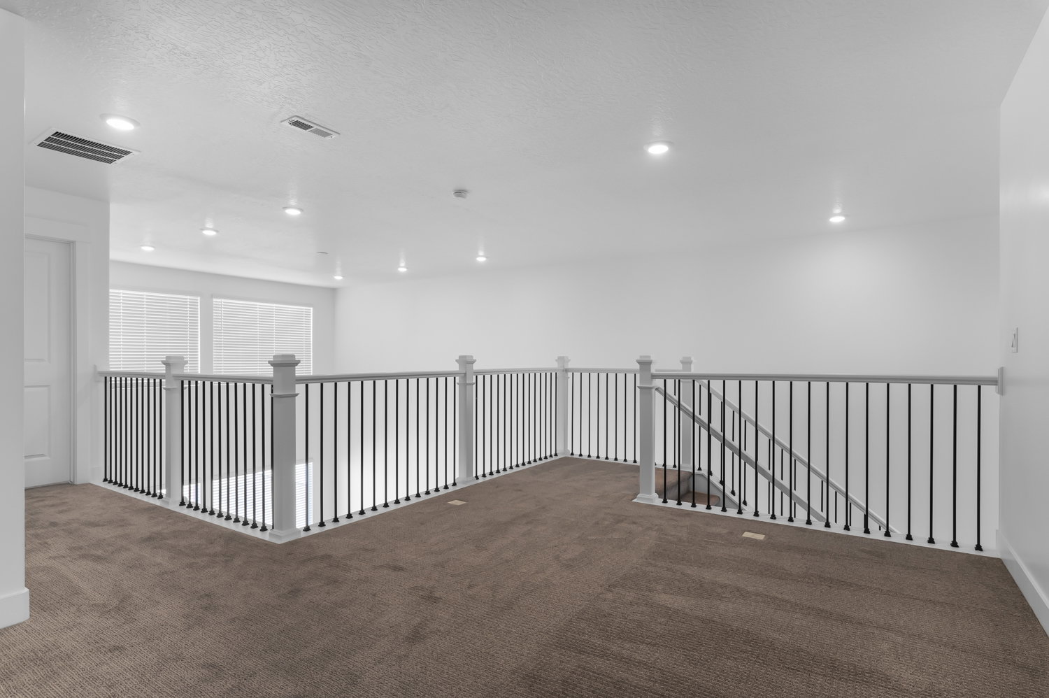 Picture of a Sydney in the same community. Not of current listing