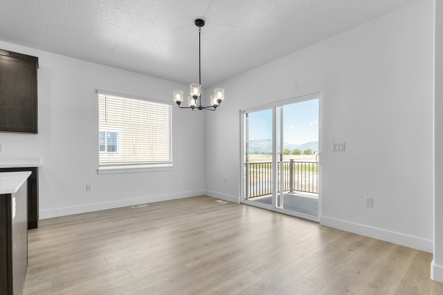Picture of a Sydney in the same community. Not of current listing