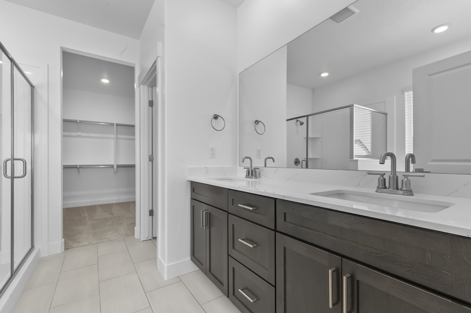 Picture of a Sydney in the same community. Not of current listing