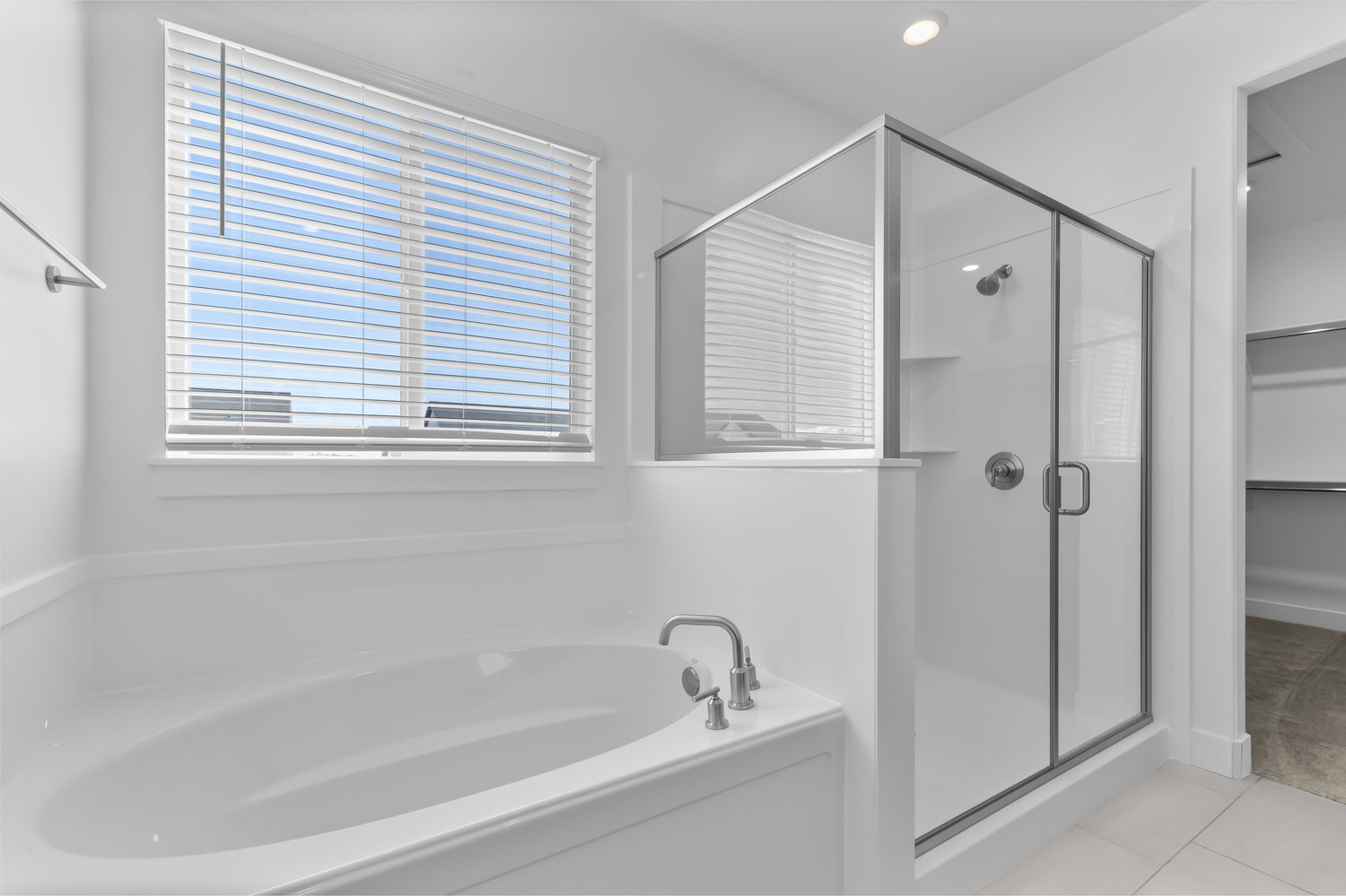 Picture of a Sydney in the same community. Not of current listing