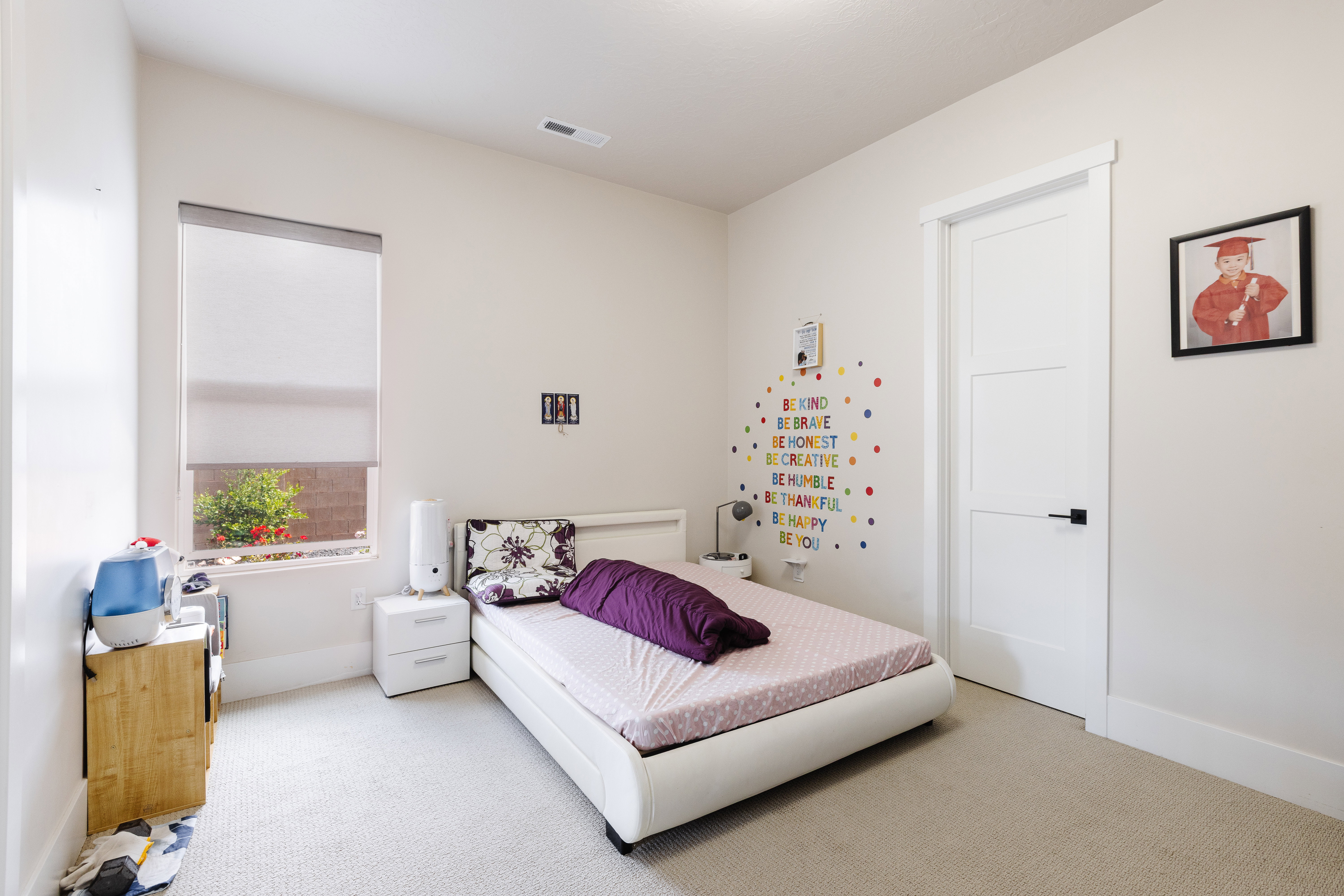 Neutral tone wall finishes