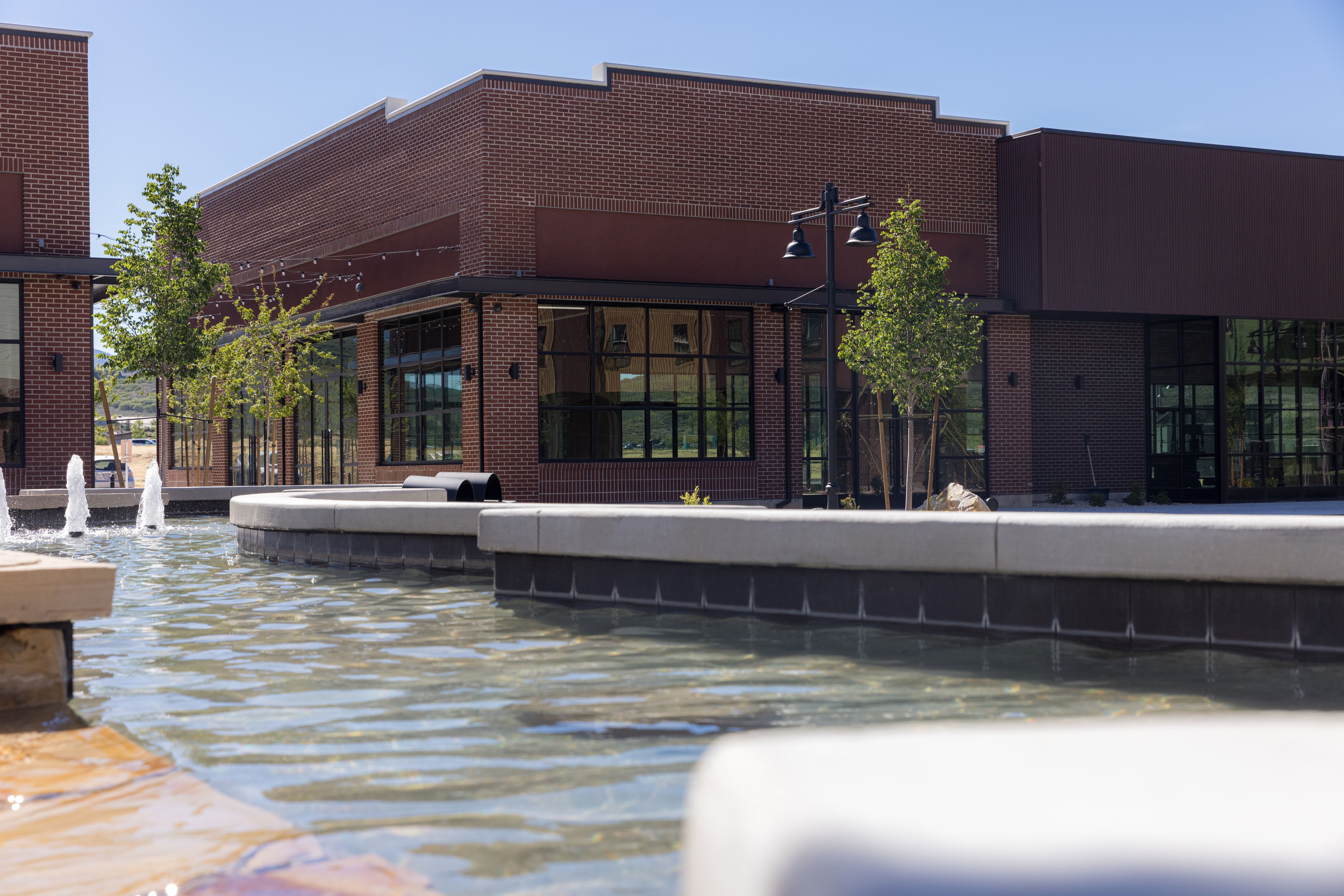 Water feature with multiple fountains