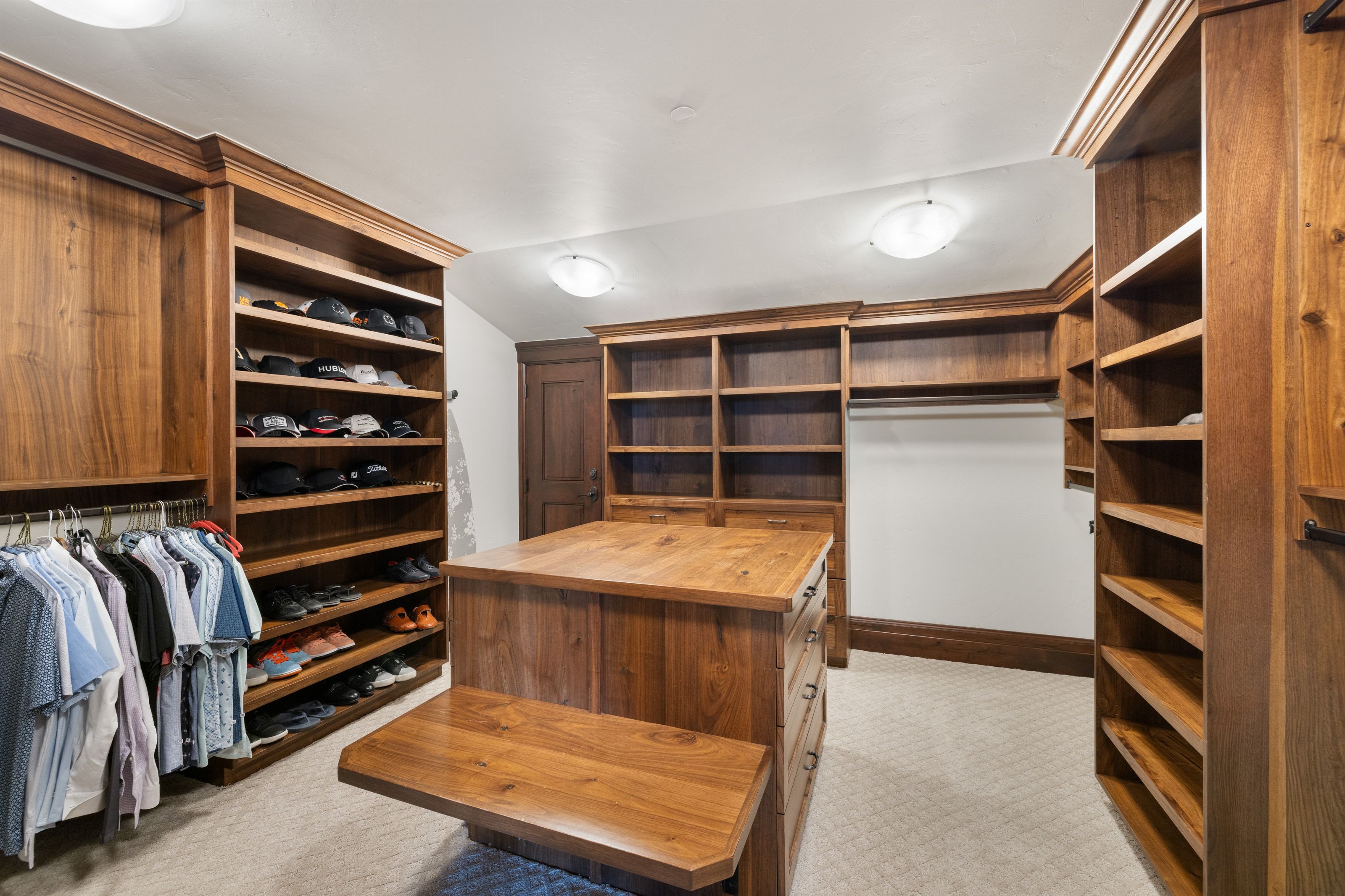 Walk in closet