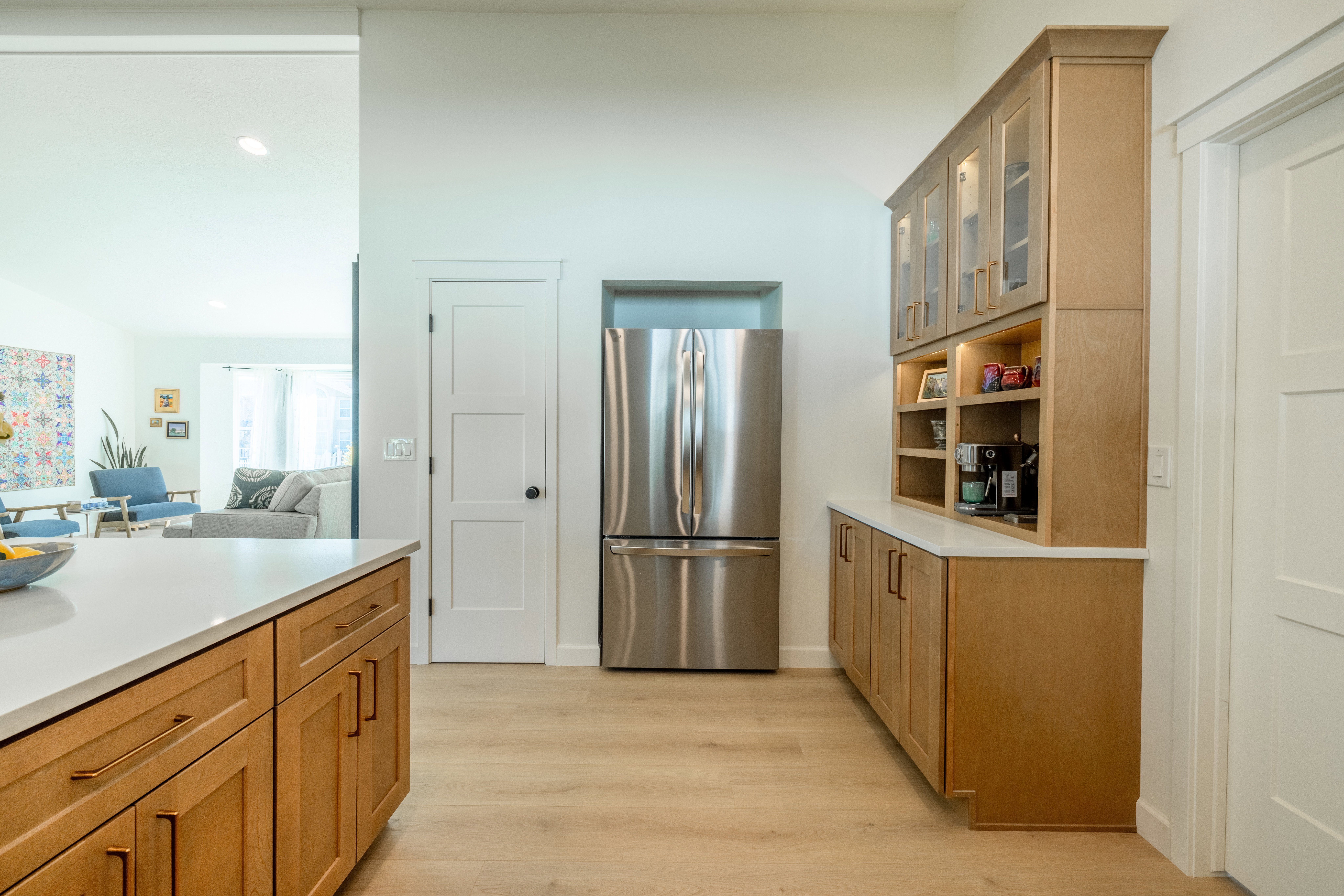 Kitchen with drink bar built ins