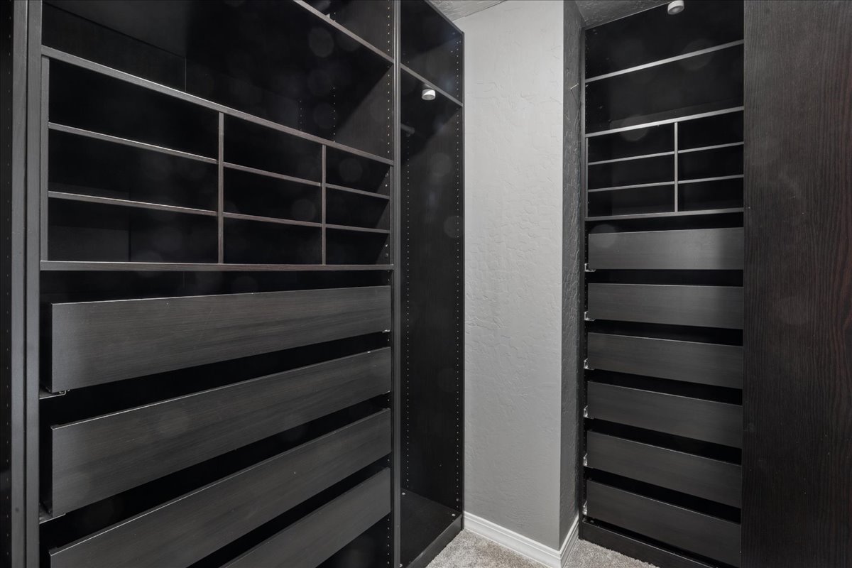 Walk in closet