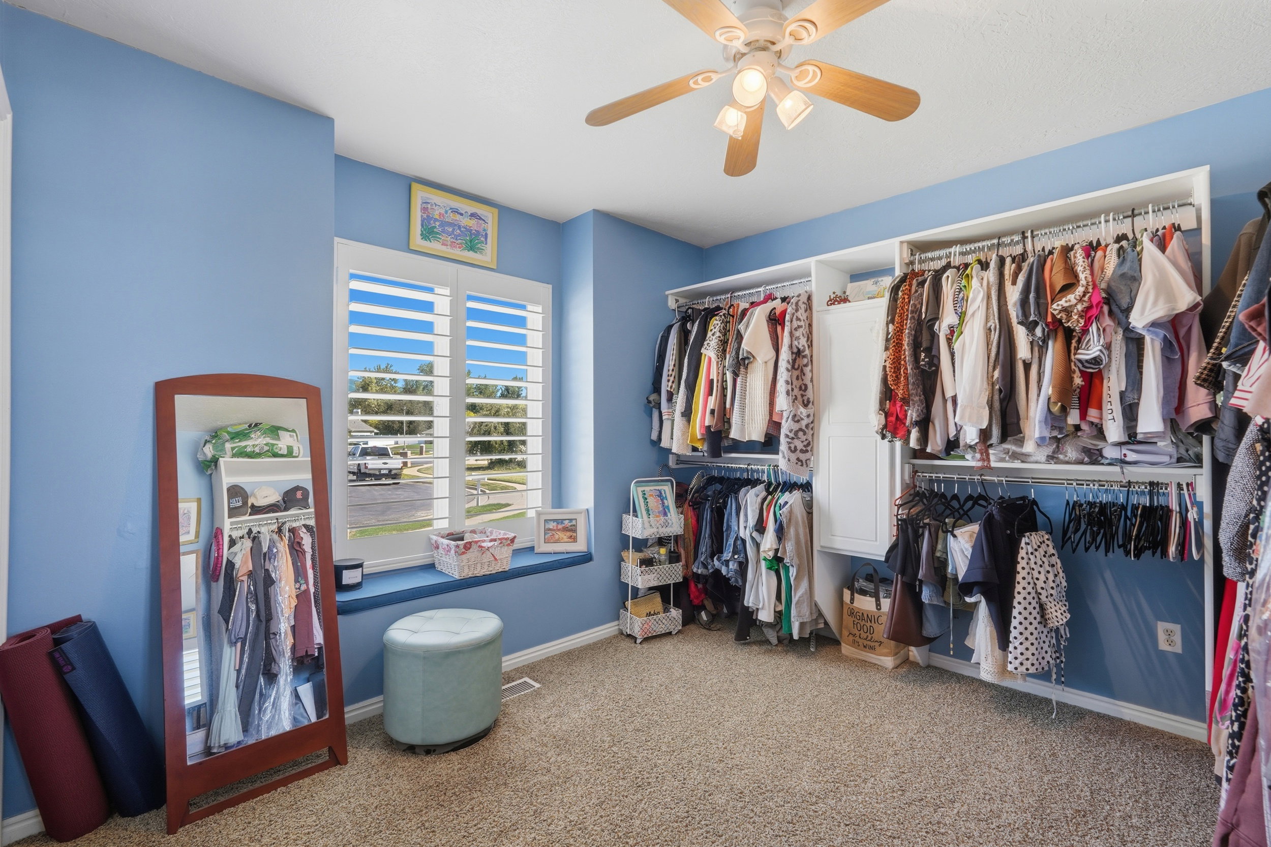 Walk in closet