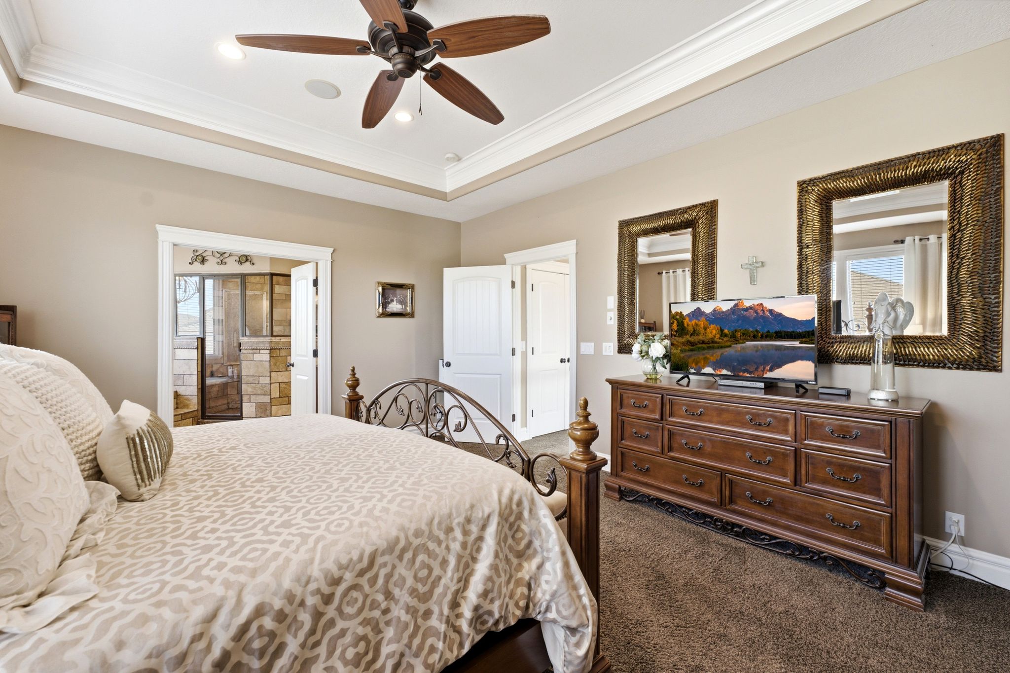 Primary suite