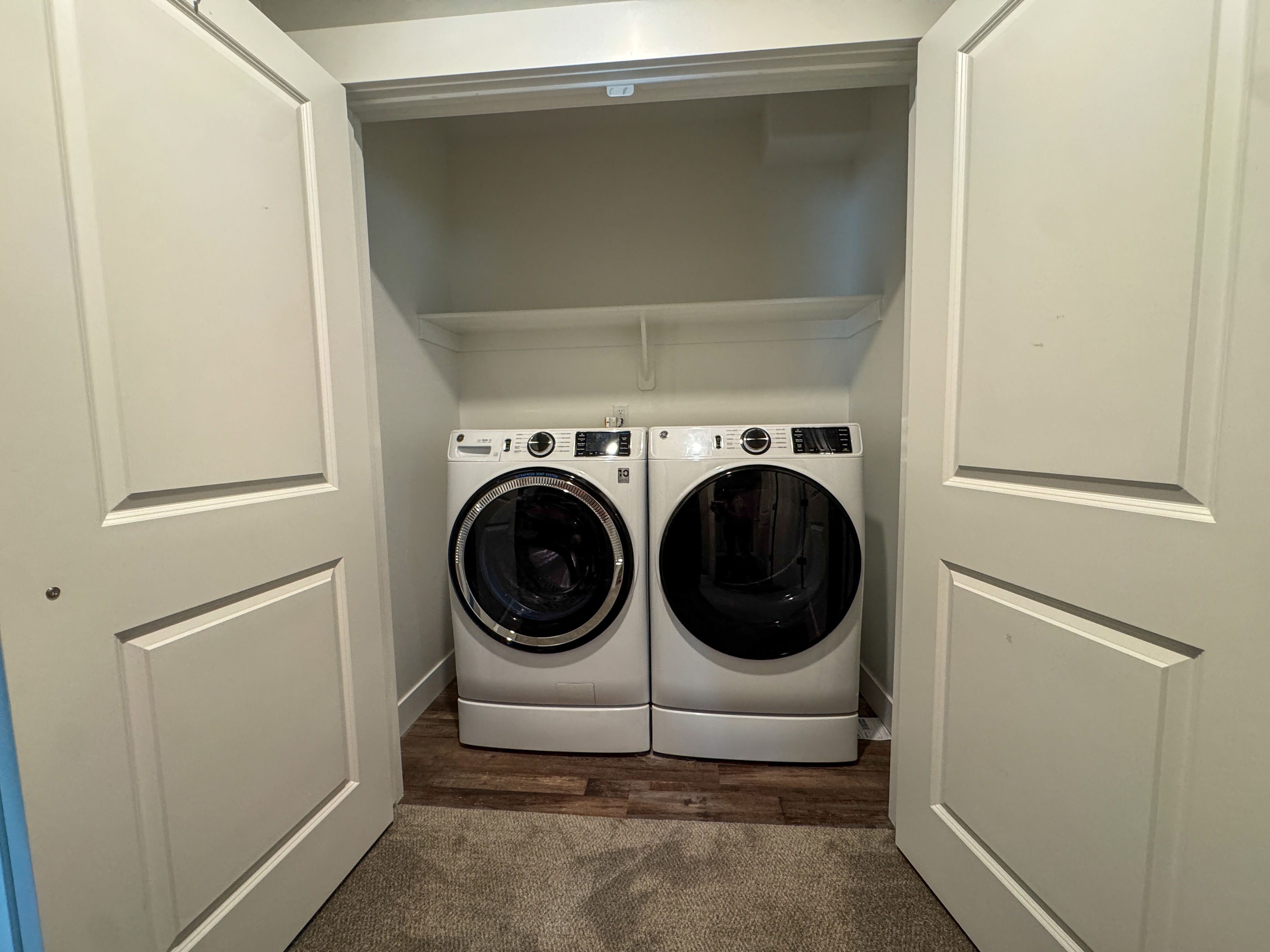 ADU Laundry/Washer & Dryer Included