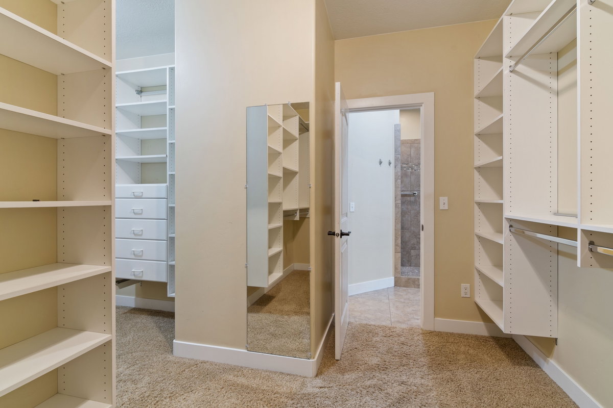 Walk in closet