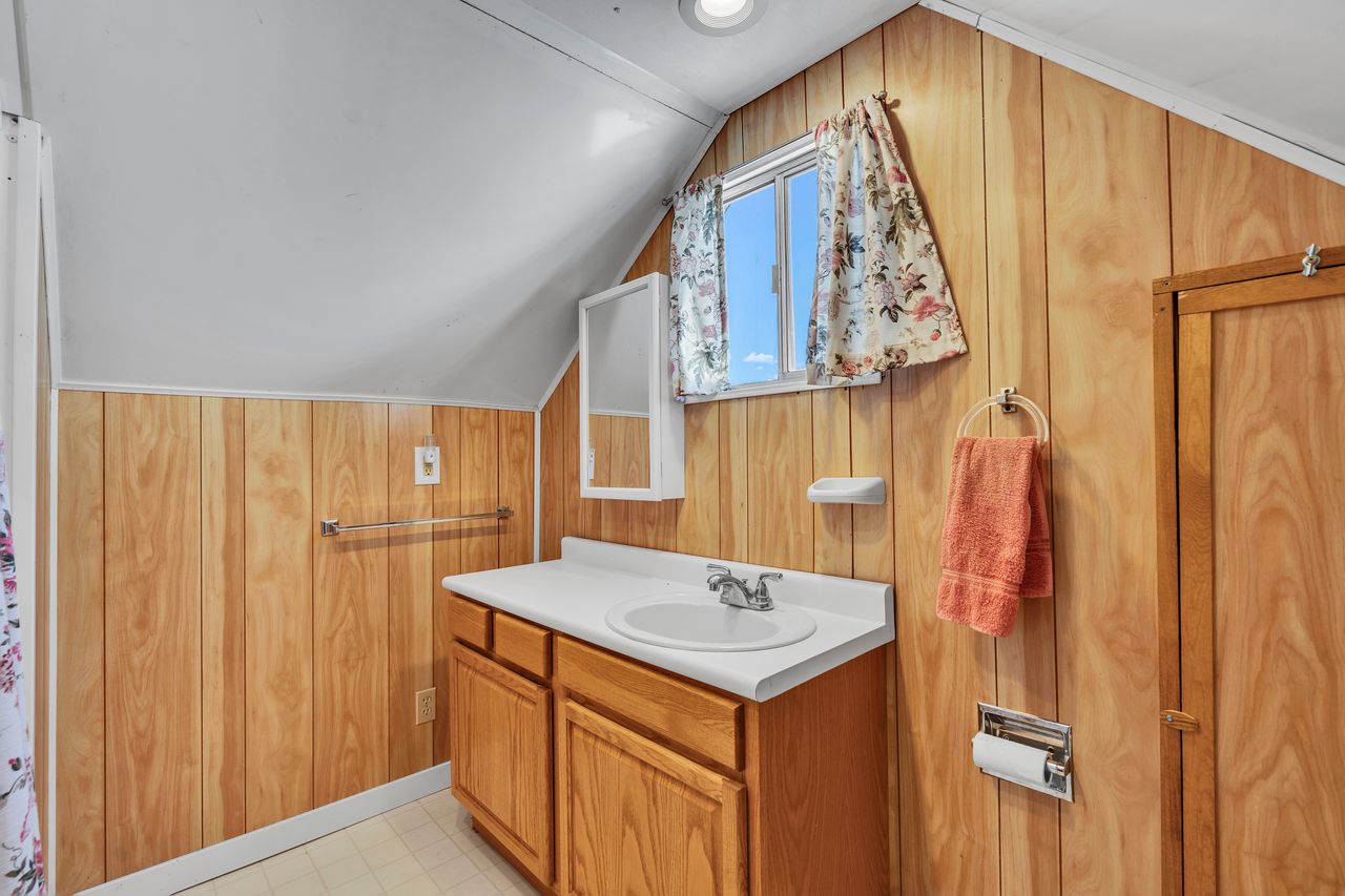 2nd Floor bathroom