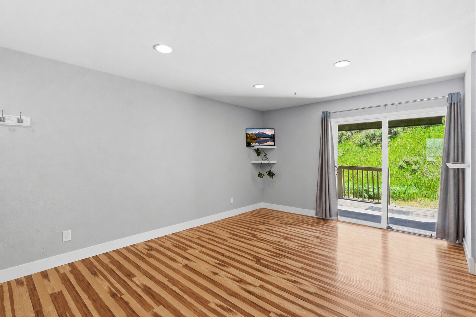 Empty room