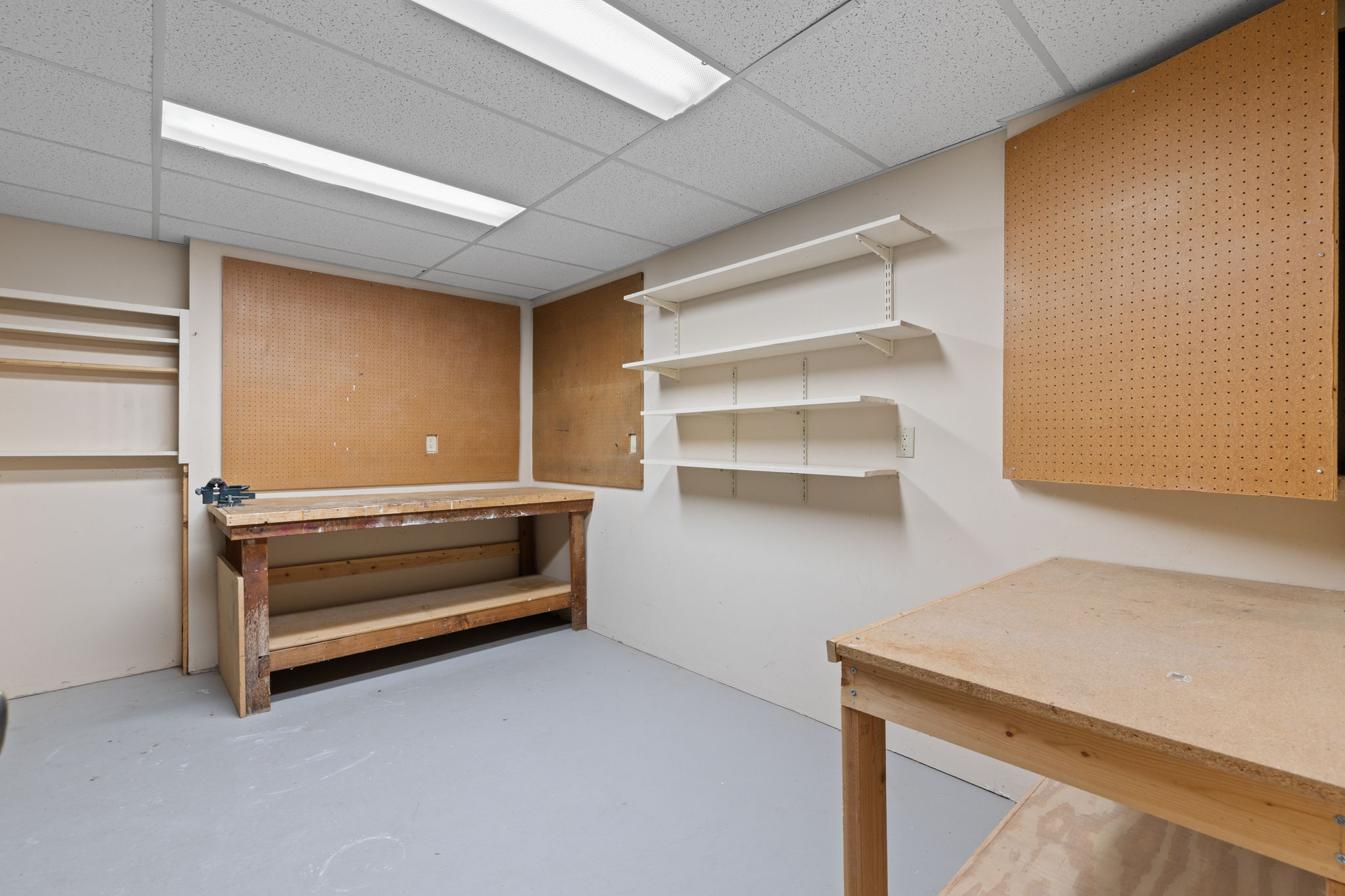 Workshop or future gym/office
