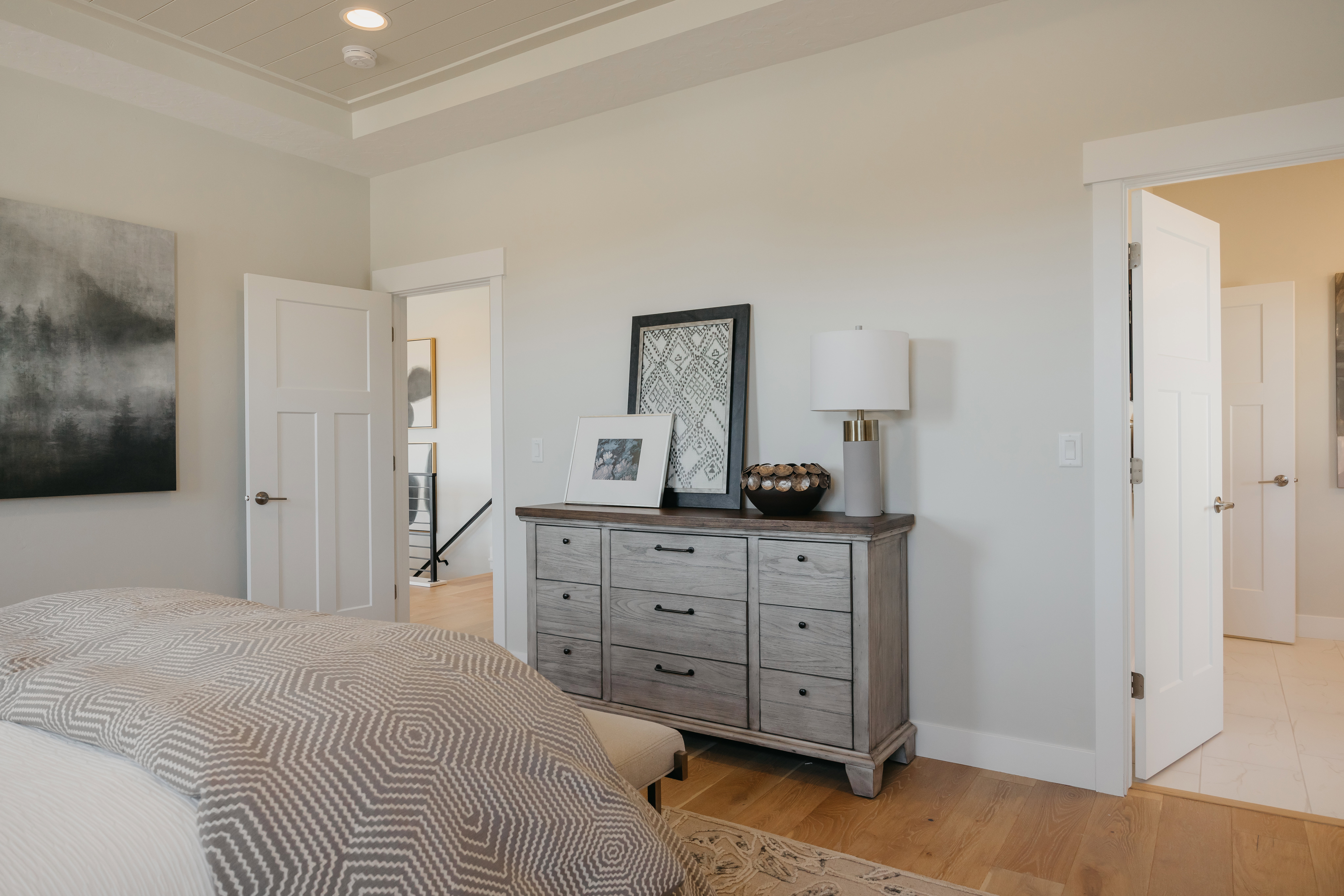 Recessed lighting illuminating a tray ceiling