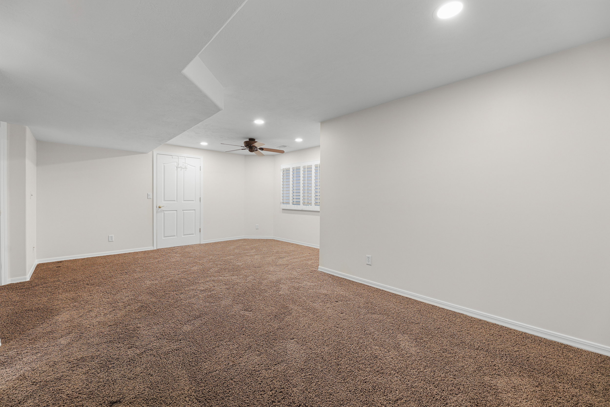Basement bedroom4  with ensuiite bath