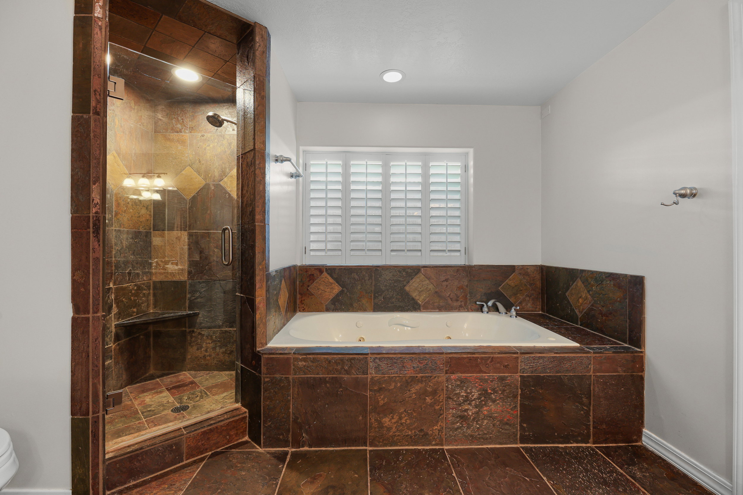 Ensuite Bath to Bed 5