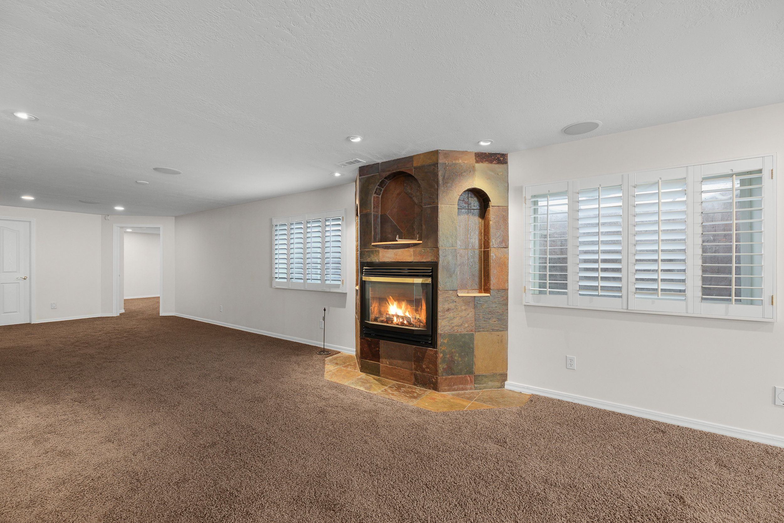Fireplace controlled with remote