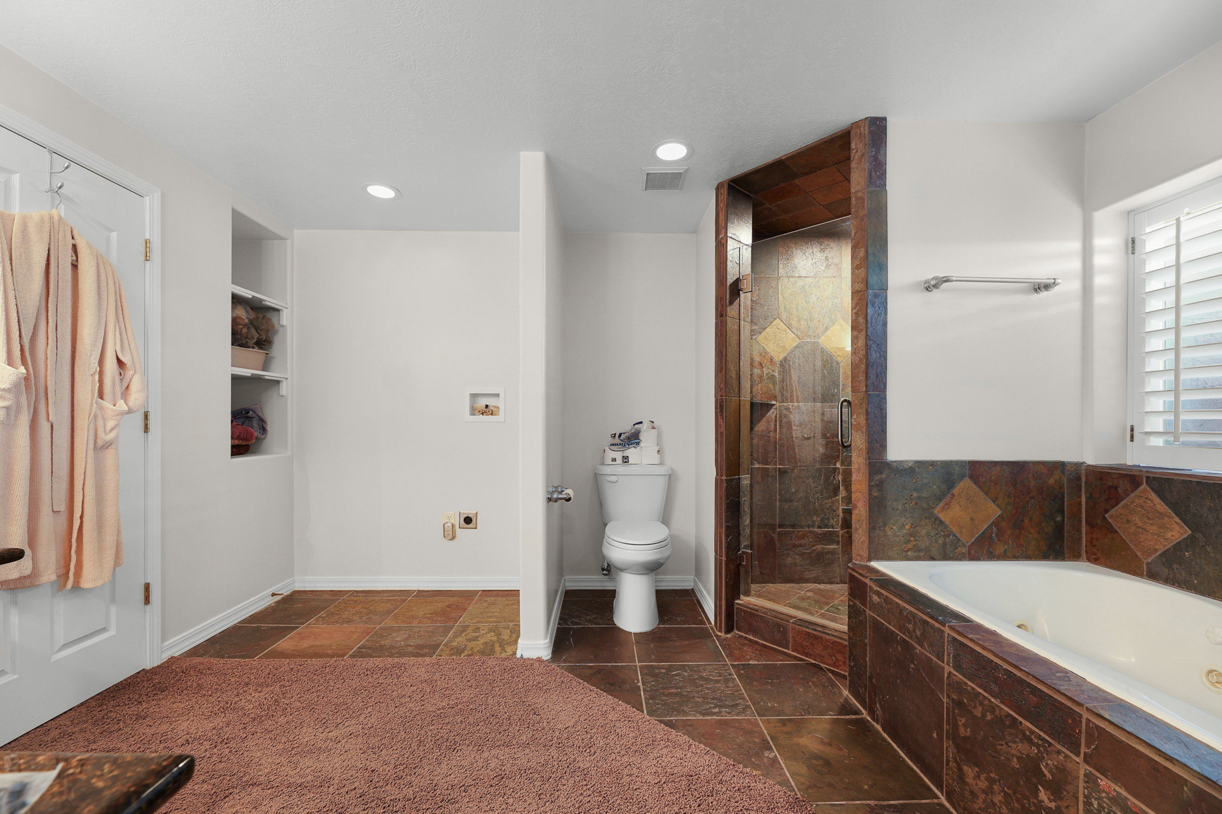 Ensuite Bath to Bed 5