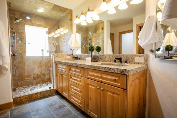 Dual vanity with granite countertop and undermount sinks