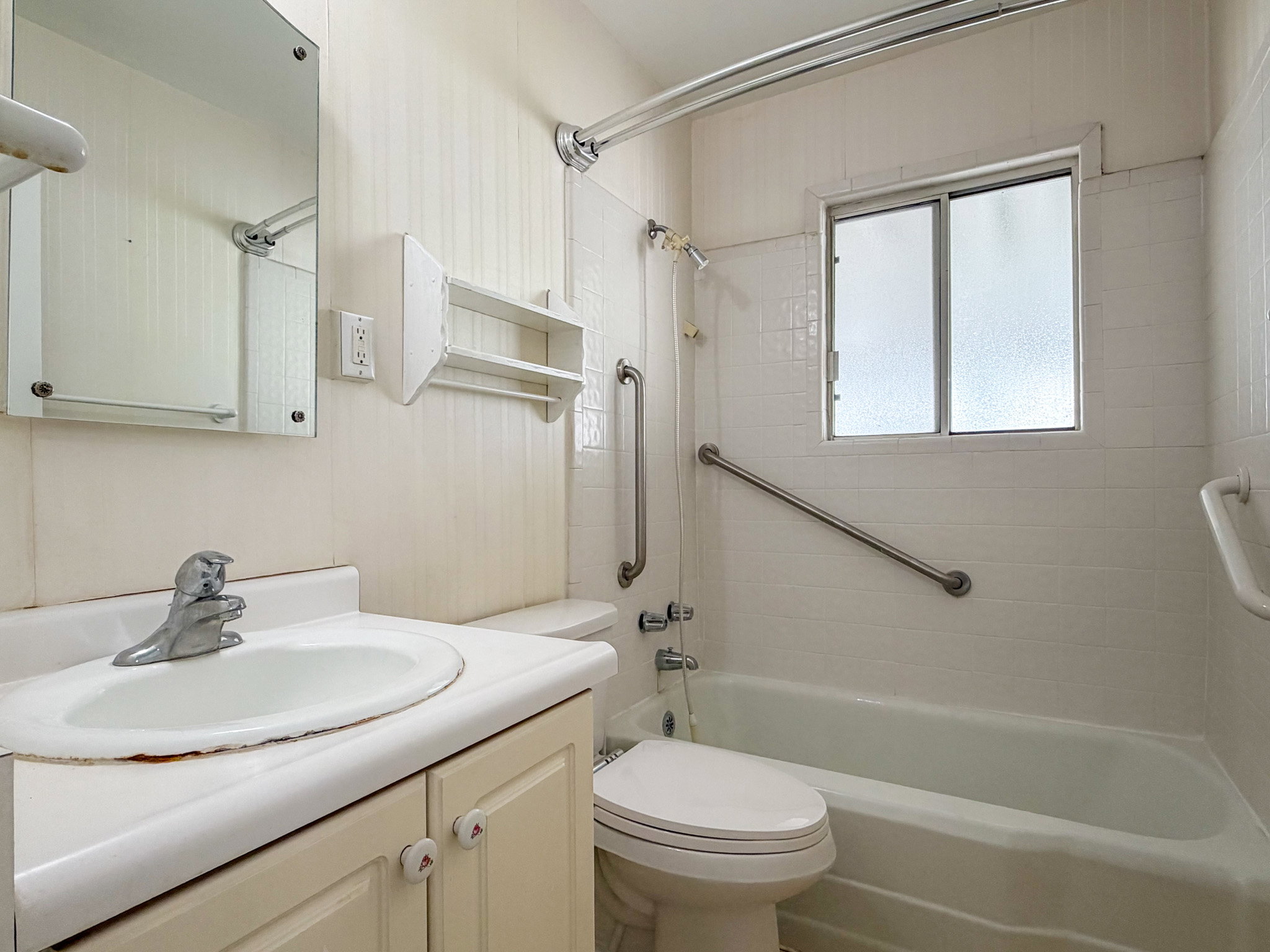Full bathroom