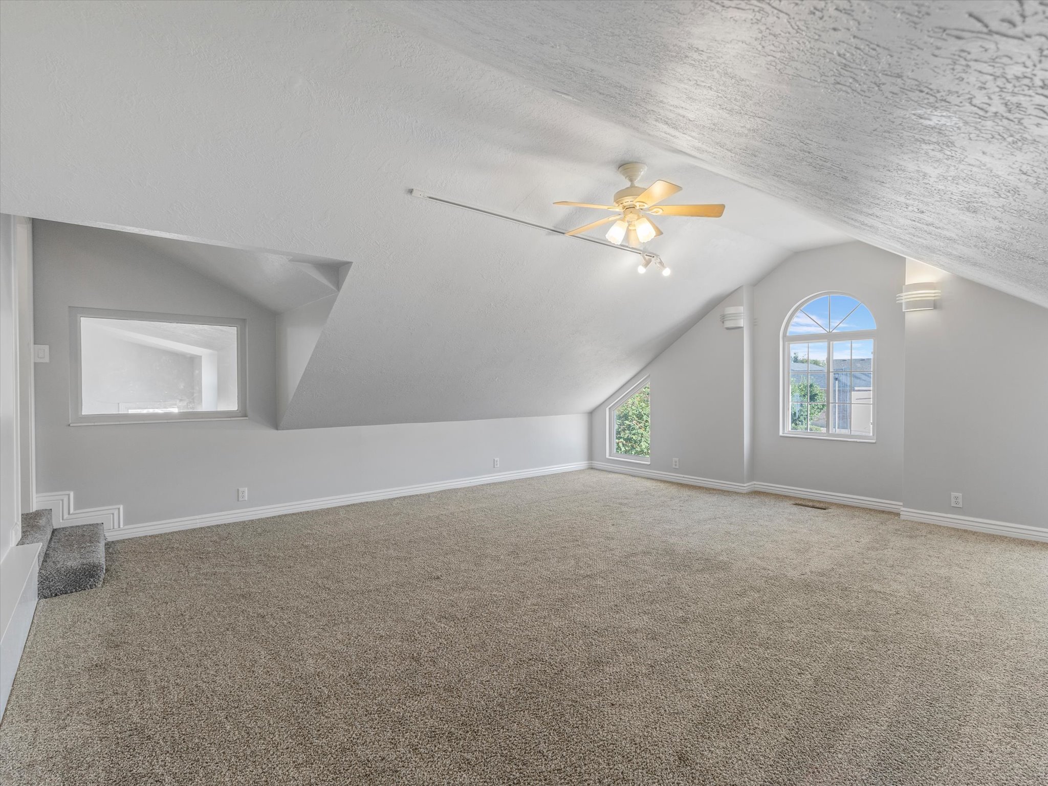 Empty room/bonus room