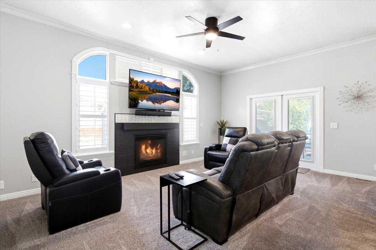 Gas fireplace, hardwood flooring, new carpet with upgraded pad (2024) on main floor