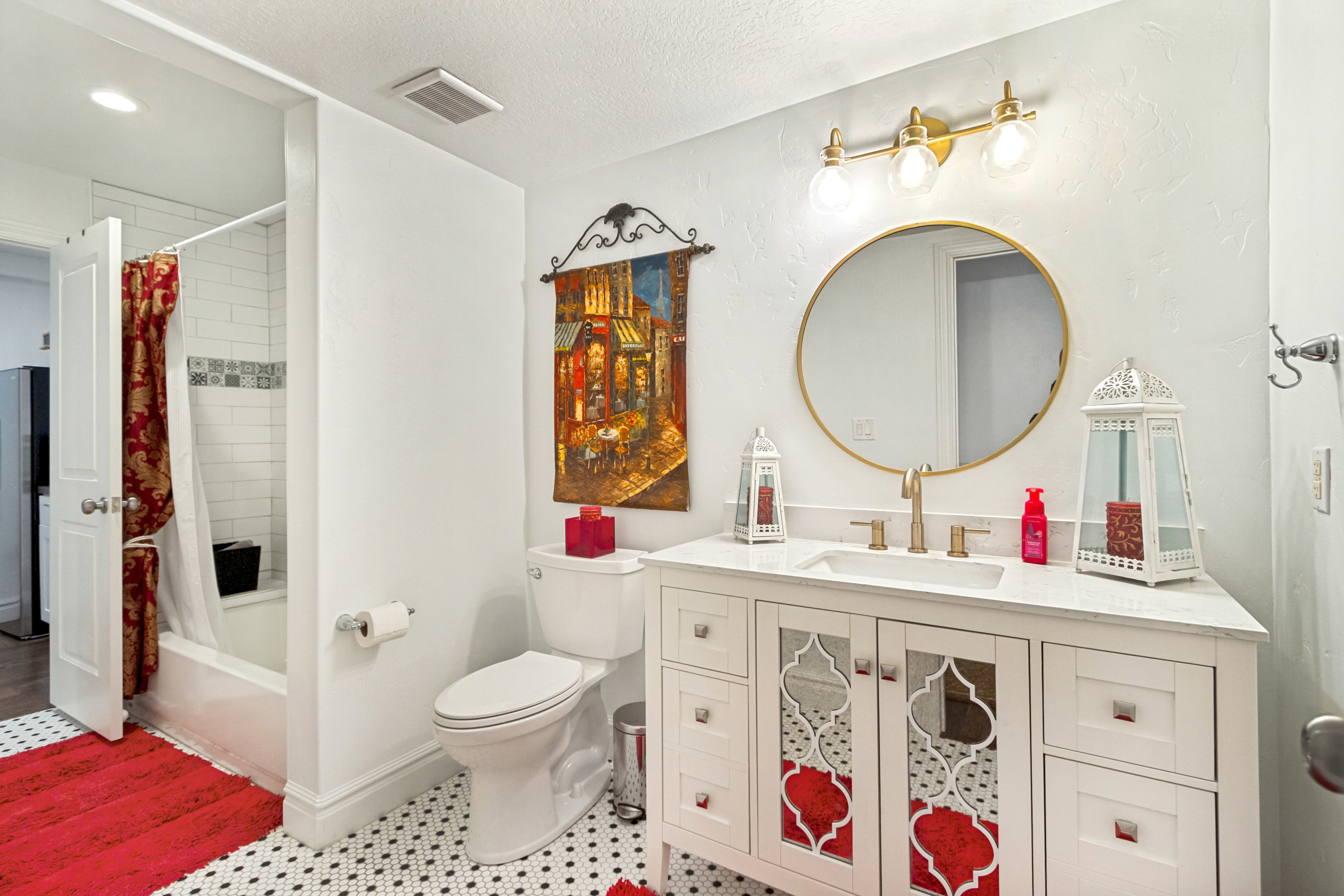 Full bath in basement