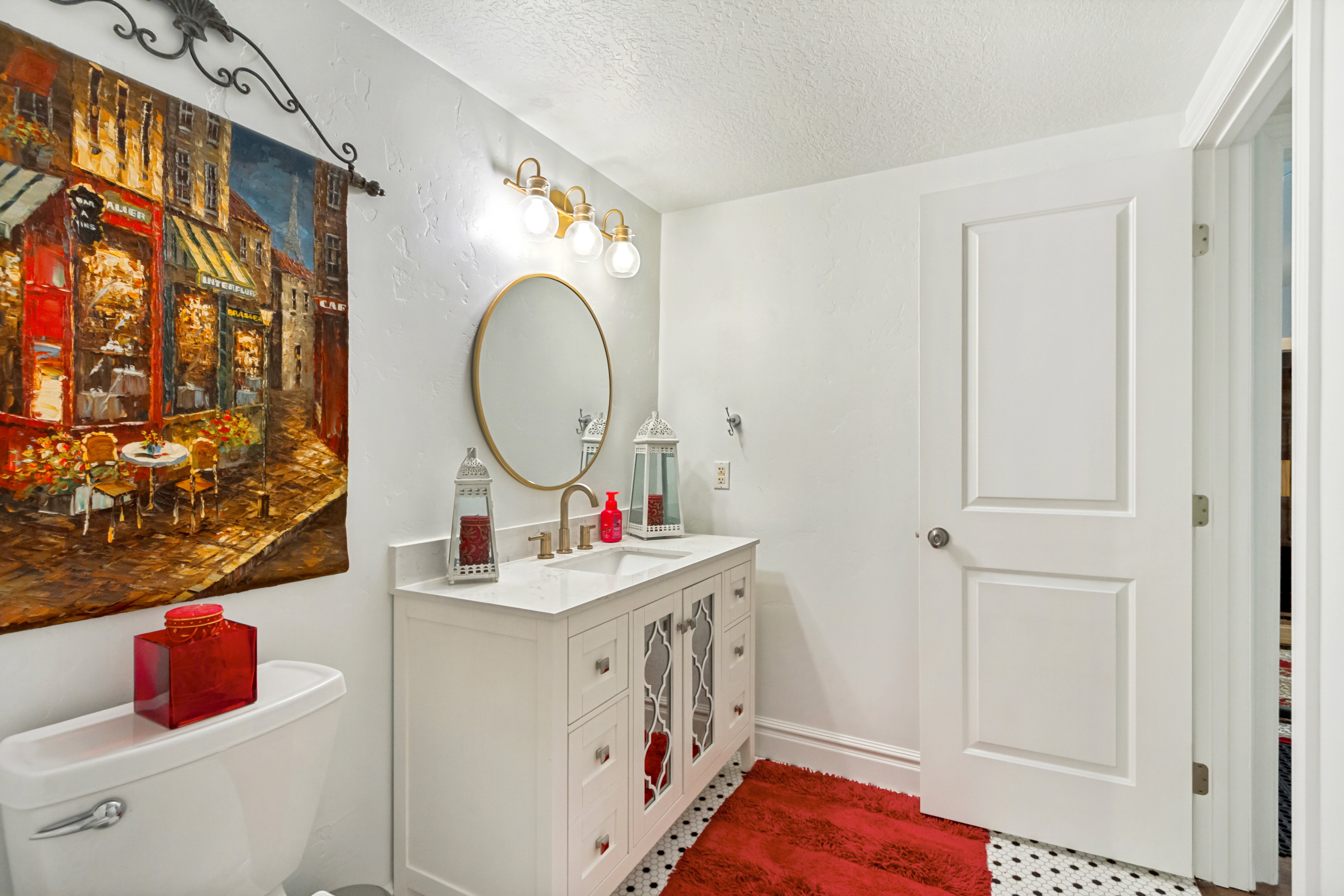 Full bath in basement