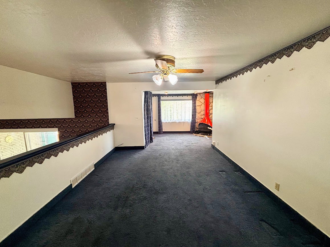 Room off of the kitchen