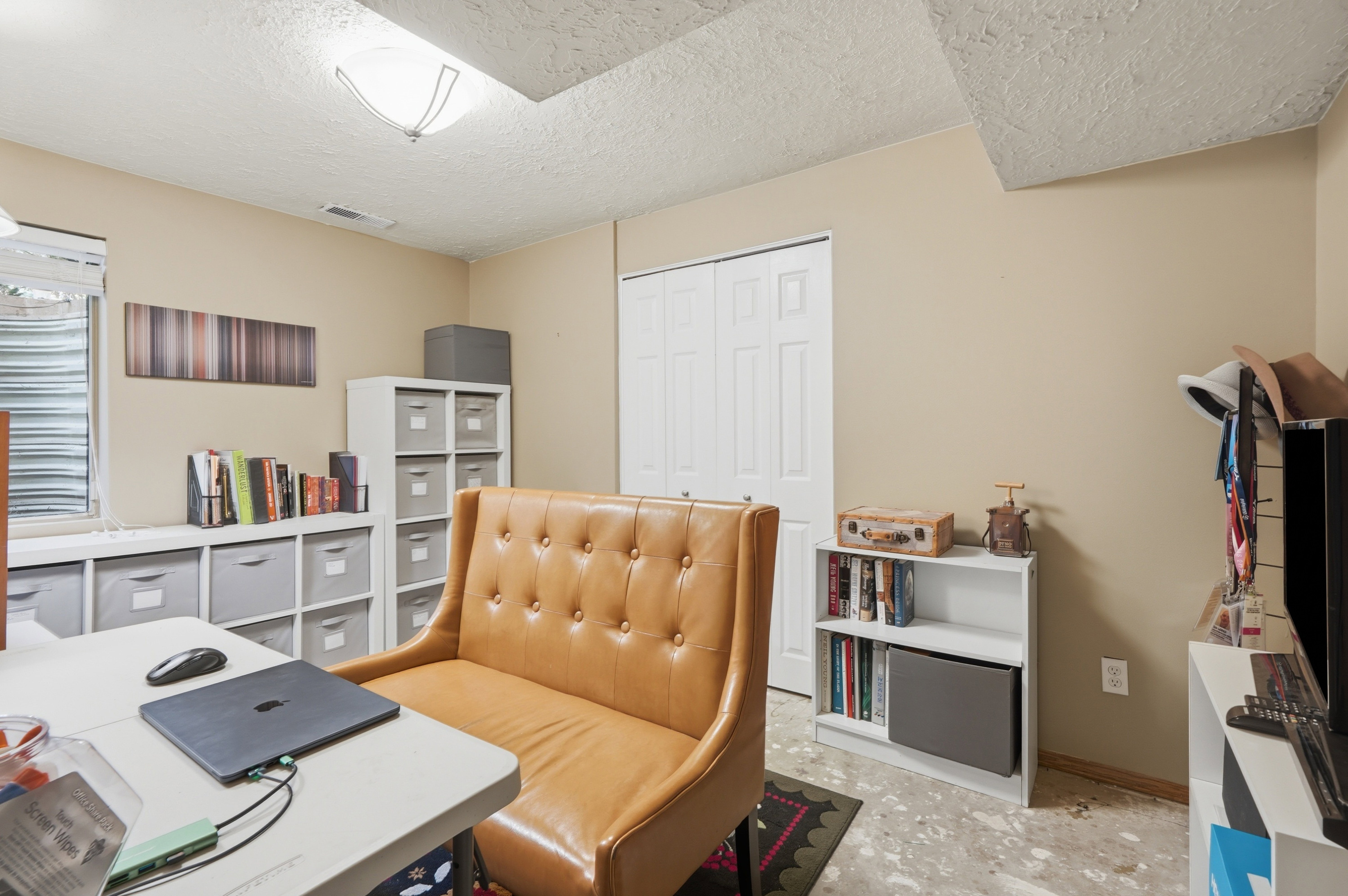 This has been used as an office/craft room