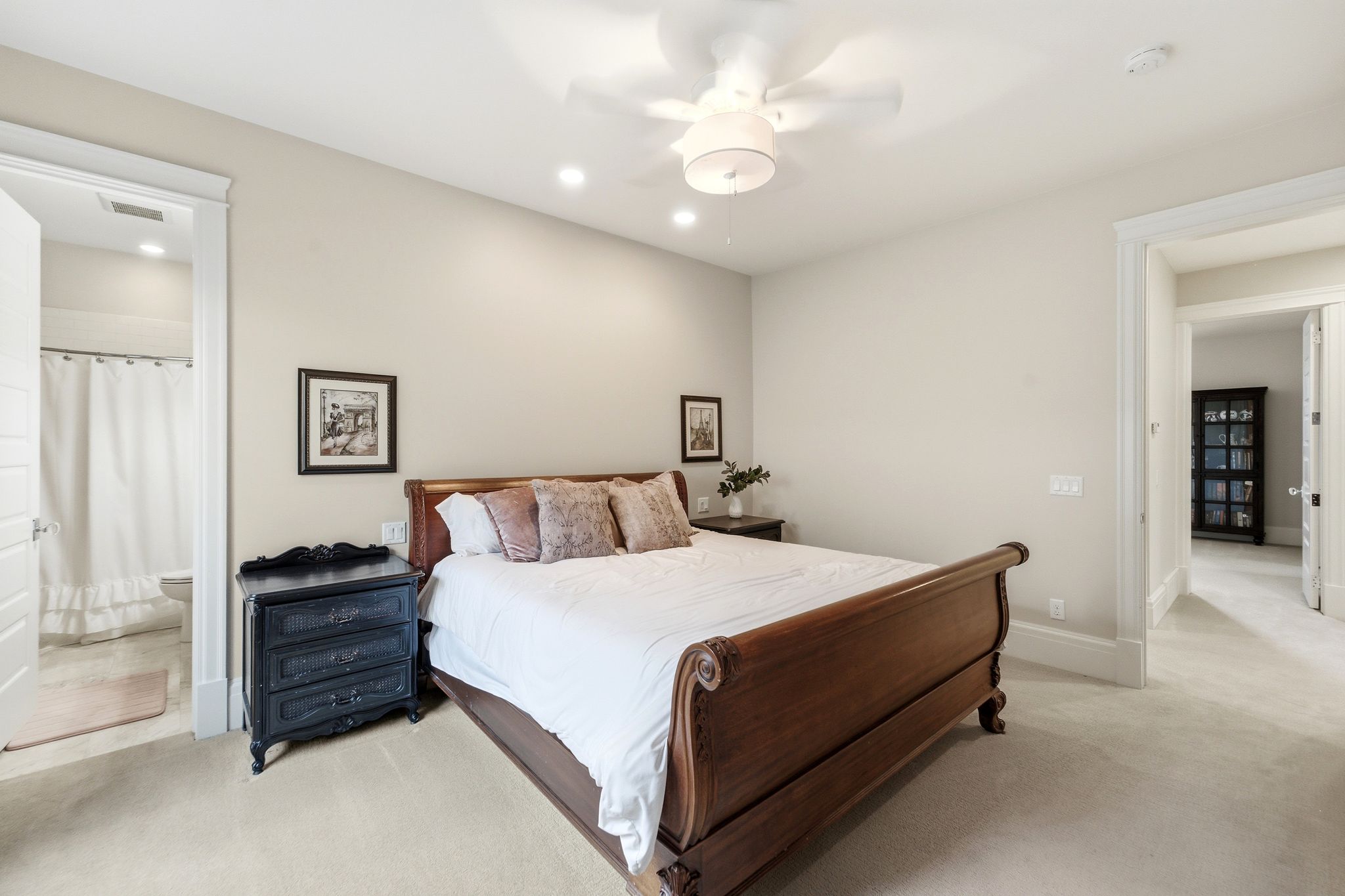 Carpeted room with recessed lighting and a ceiling fan