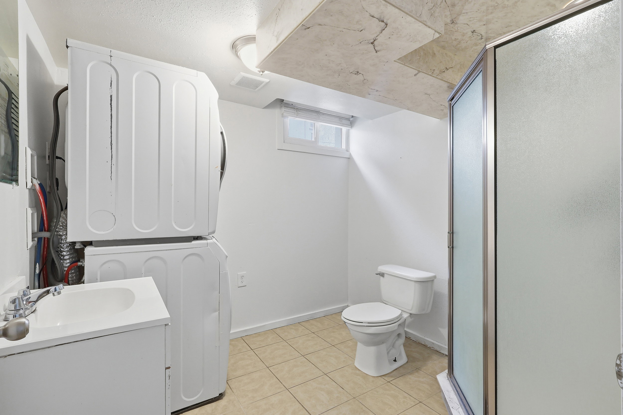 Combined bathroom/laundry