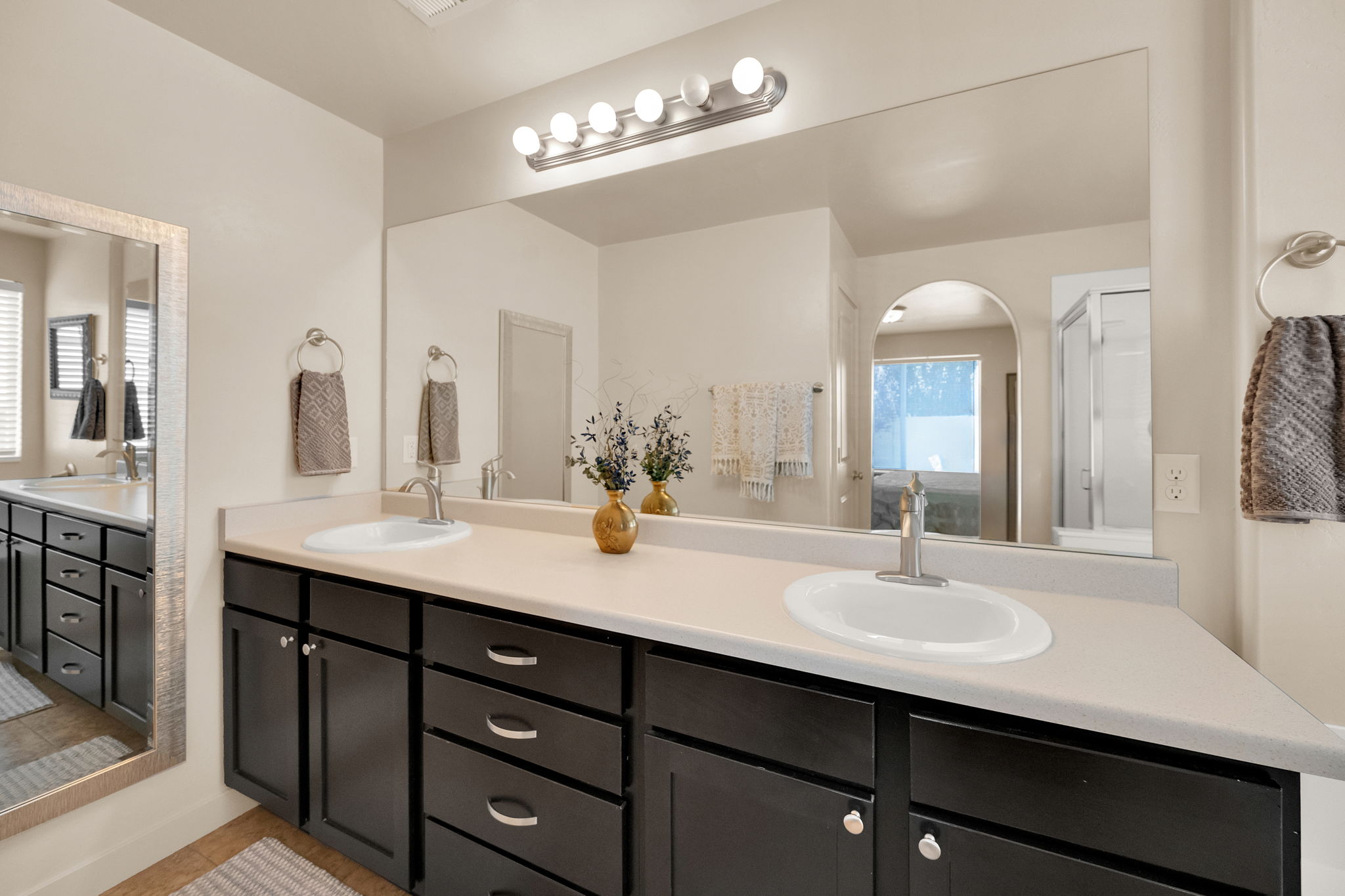 Master Bedroom Bathroom