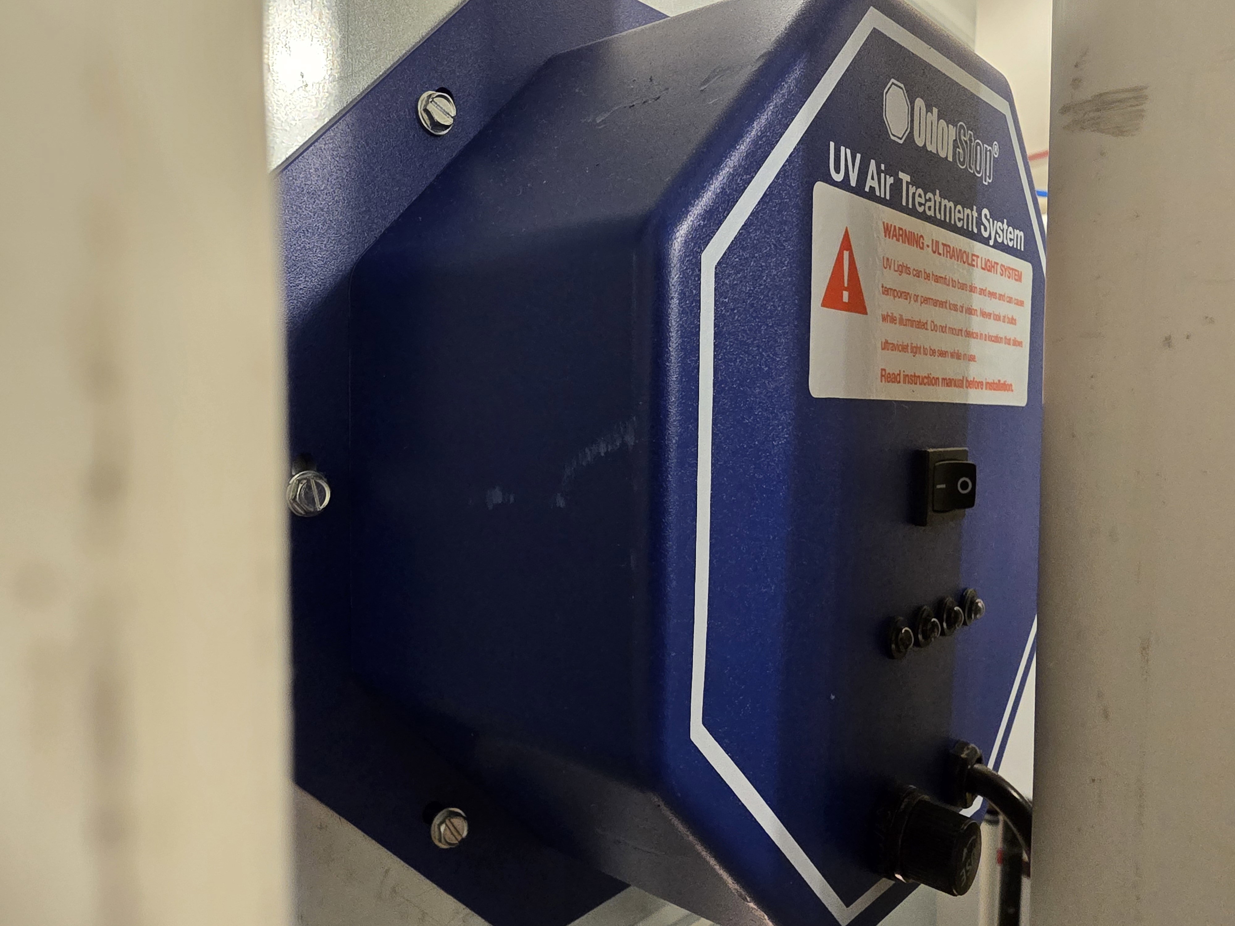 UV air purifier