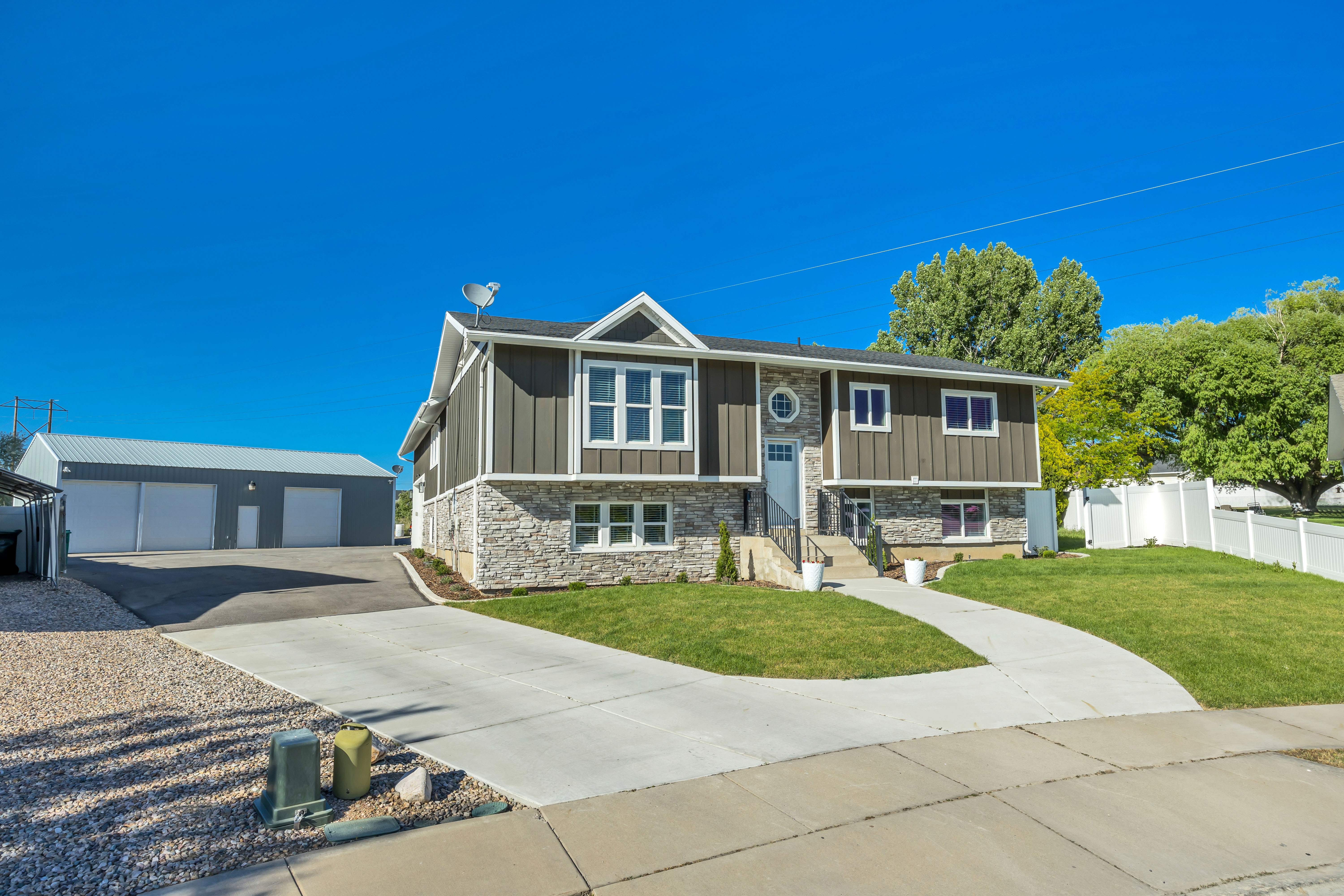 3154 W 5700 S Roy UT 84067
