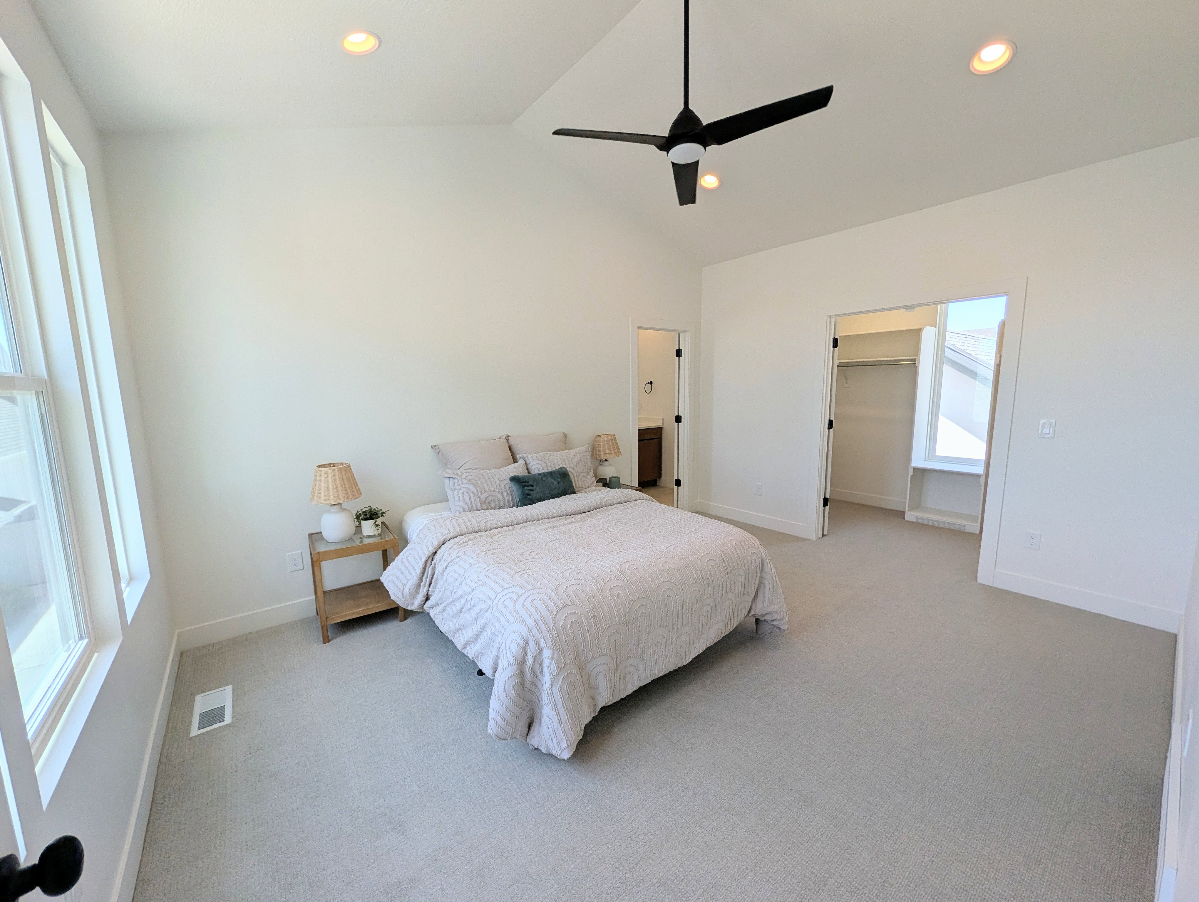 *Interior finished photos are from previously built homes of the same floor plan for example purposes. Upgrades and finishes vary.*