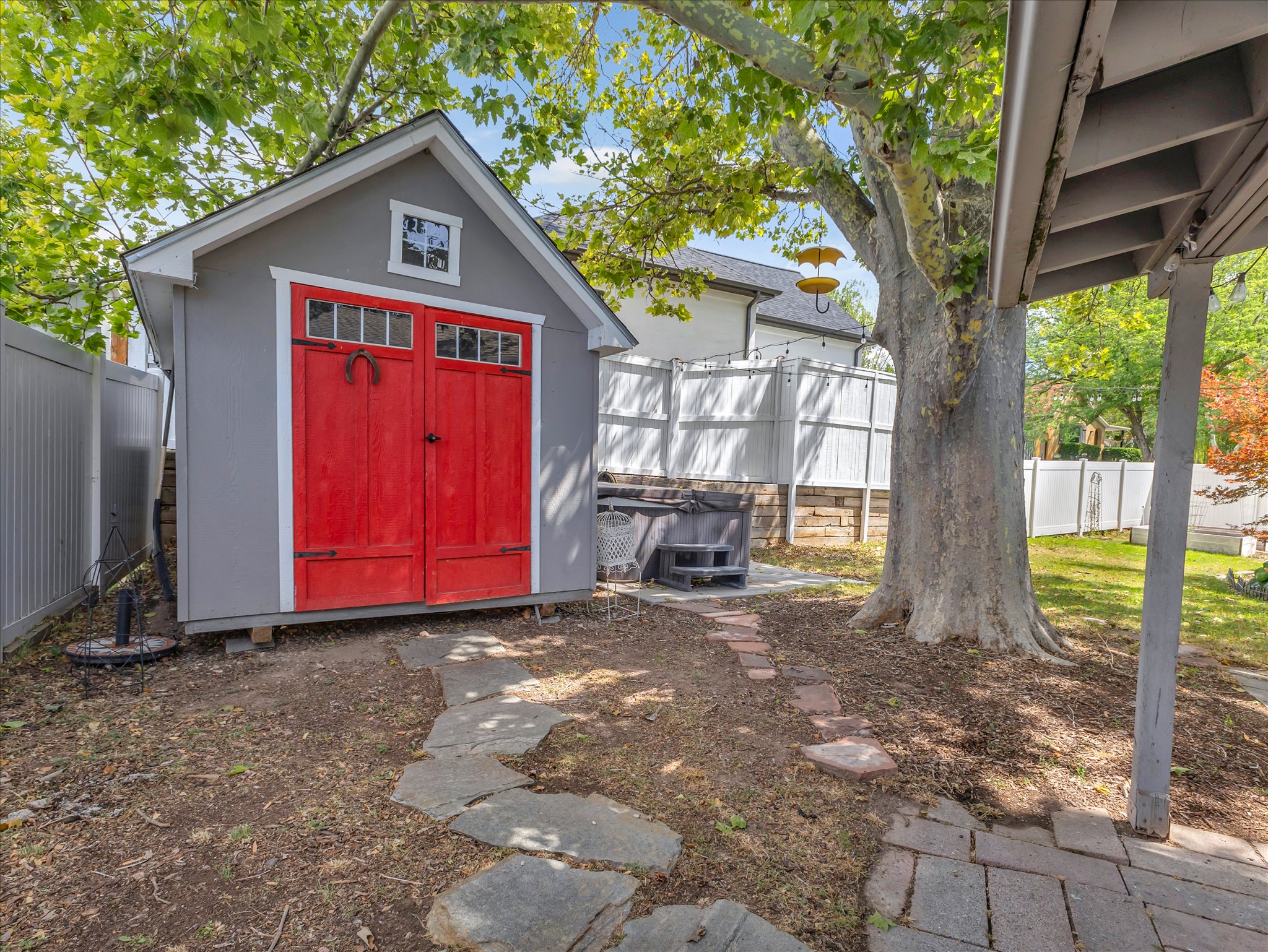 The detached Shed with power