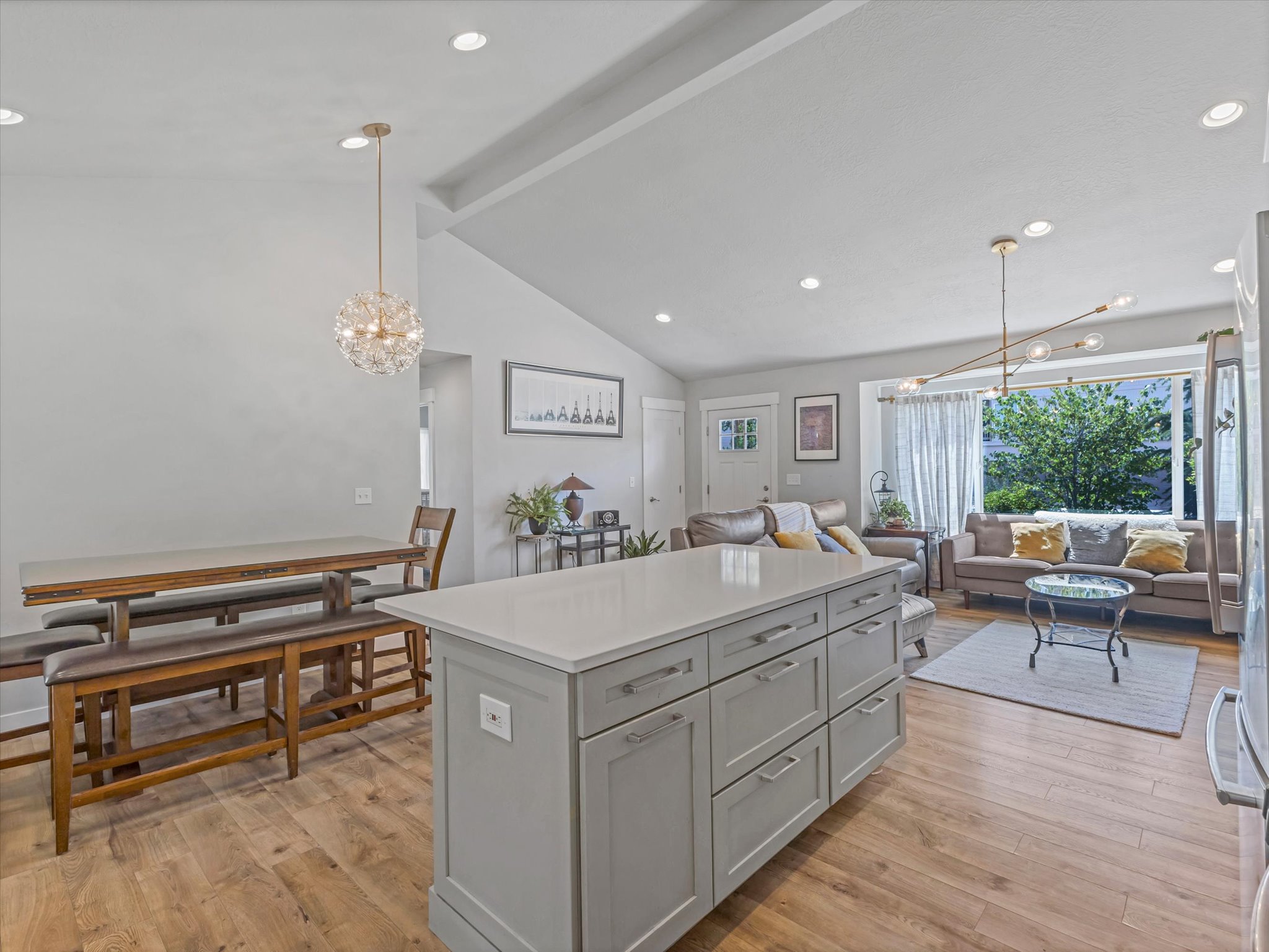 Lovely Center Island for entertaining