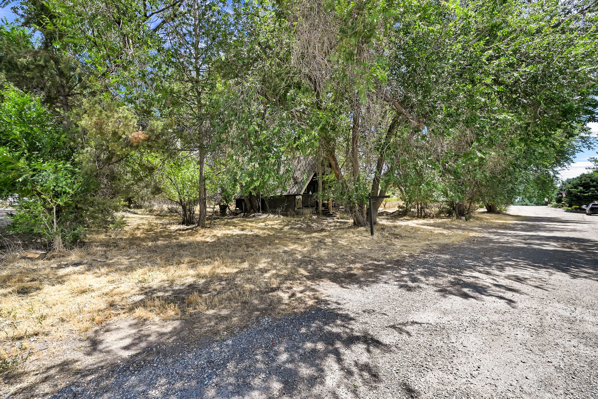 Cabin in relation to road