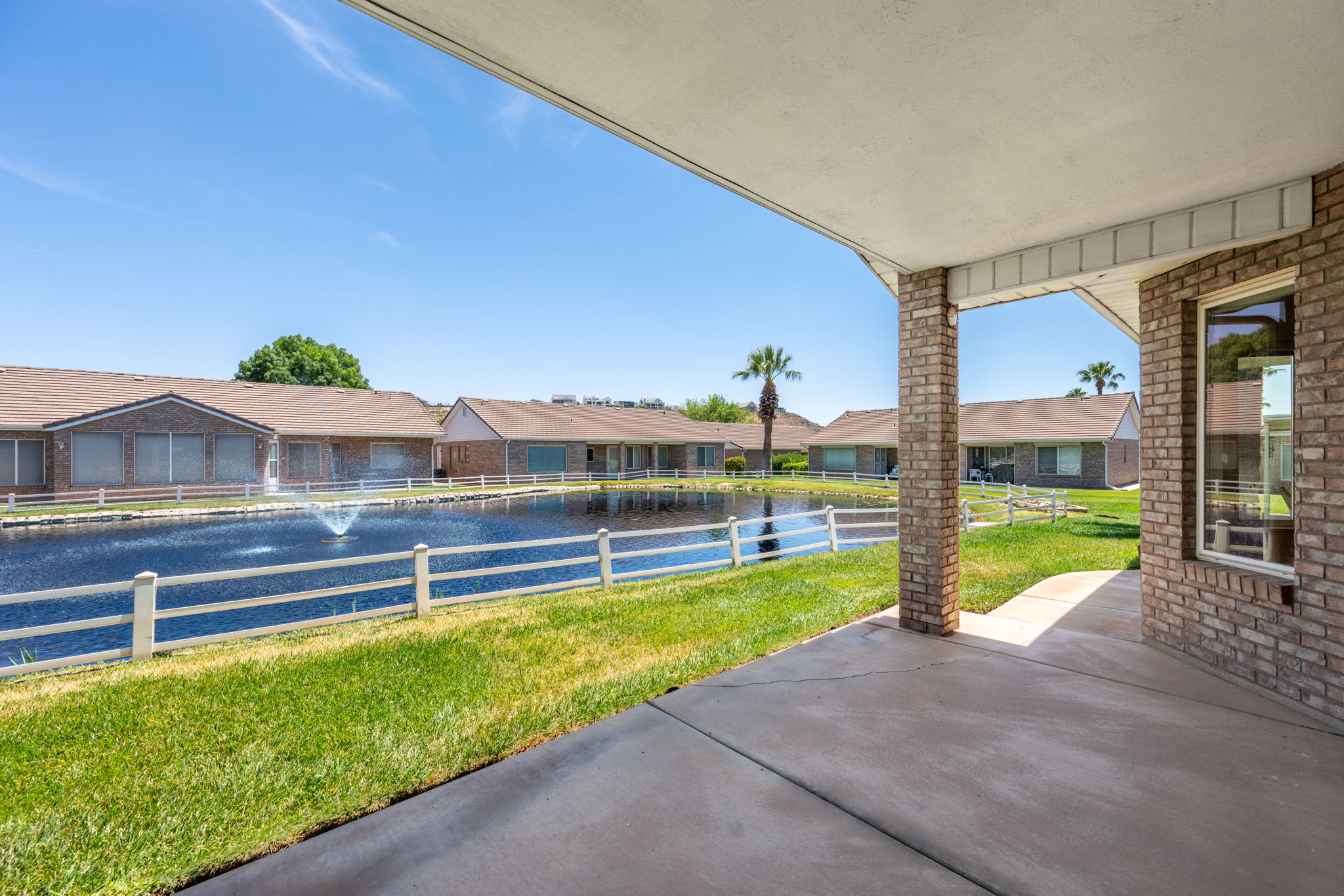 Covered patio with concrete flooring