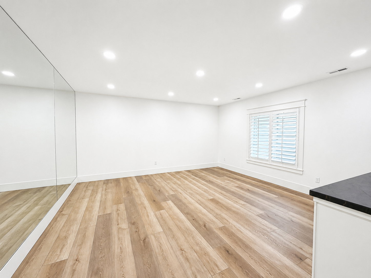 Exercise/dance room