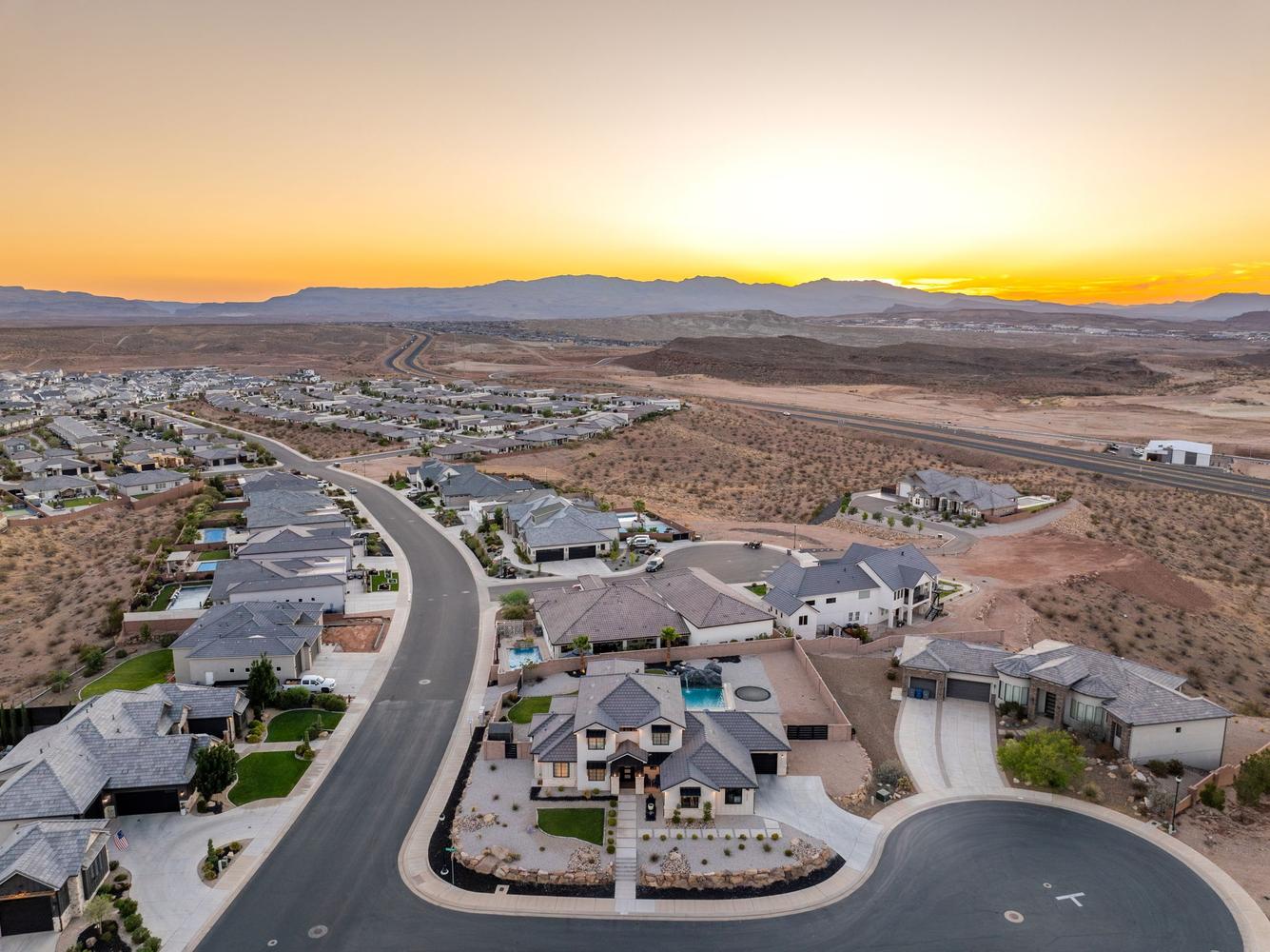 Aerial perspective of a cul-de-sac property within a desert community
