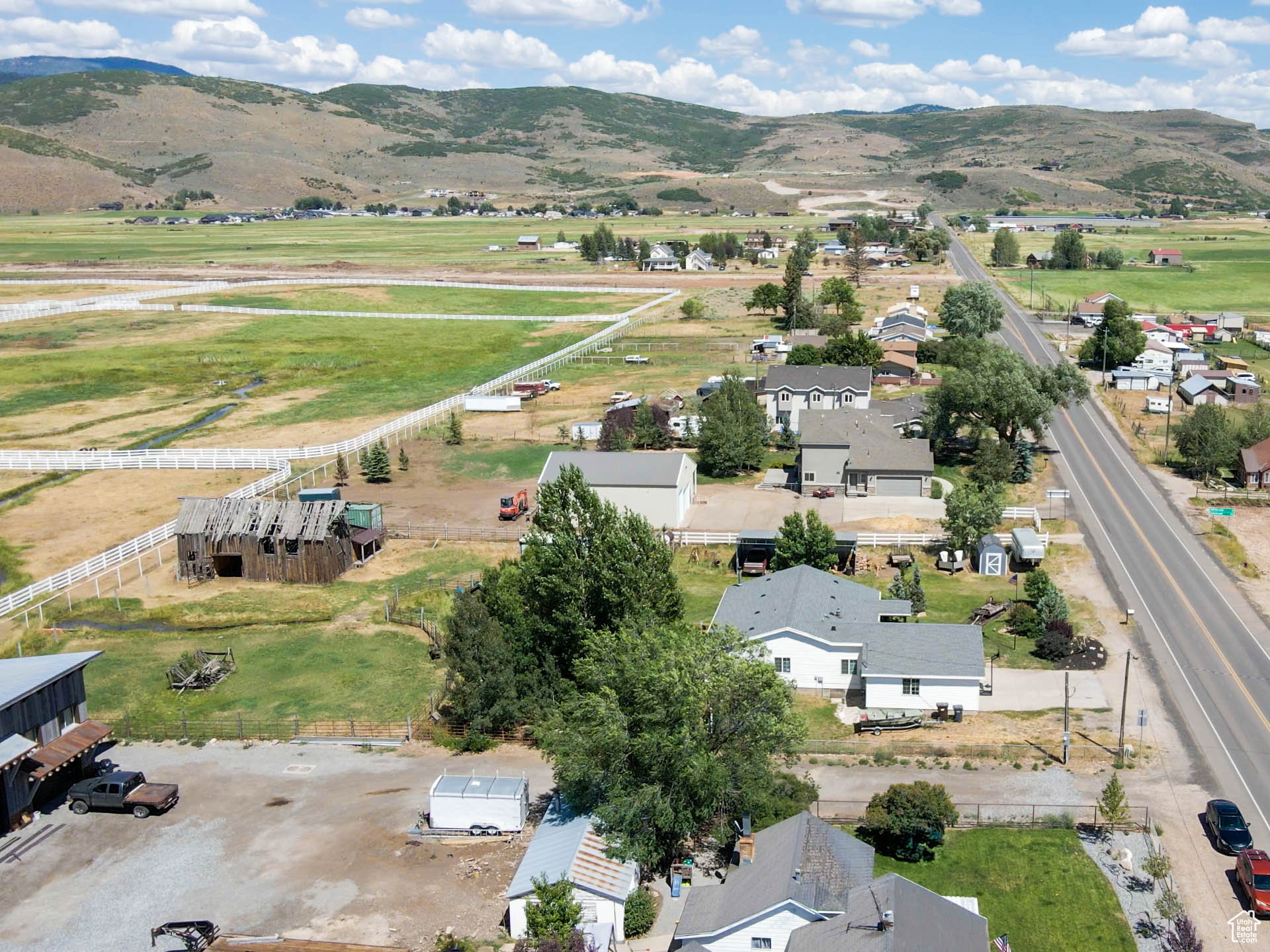 Aerial view of property, beautiful views.