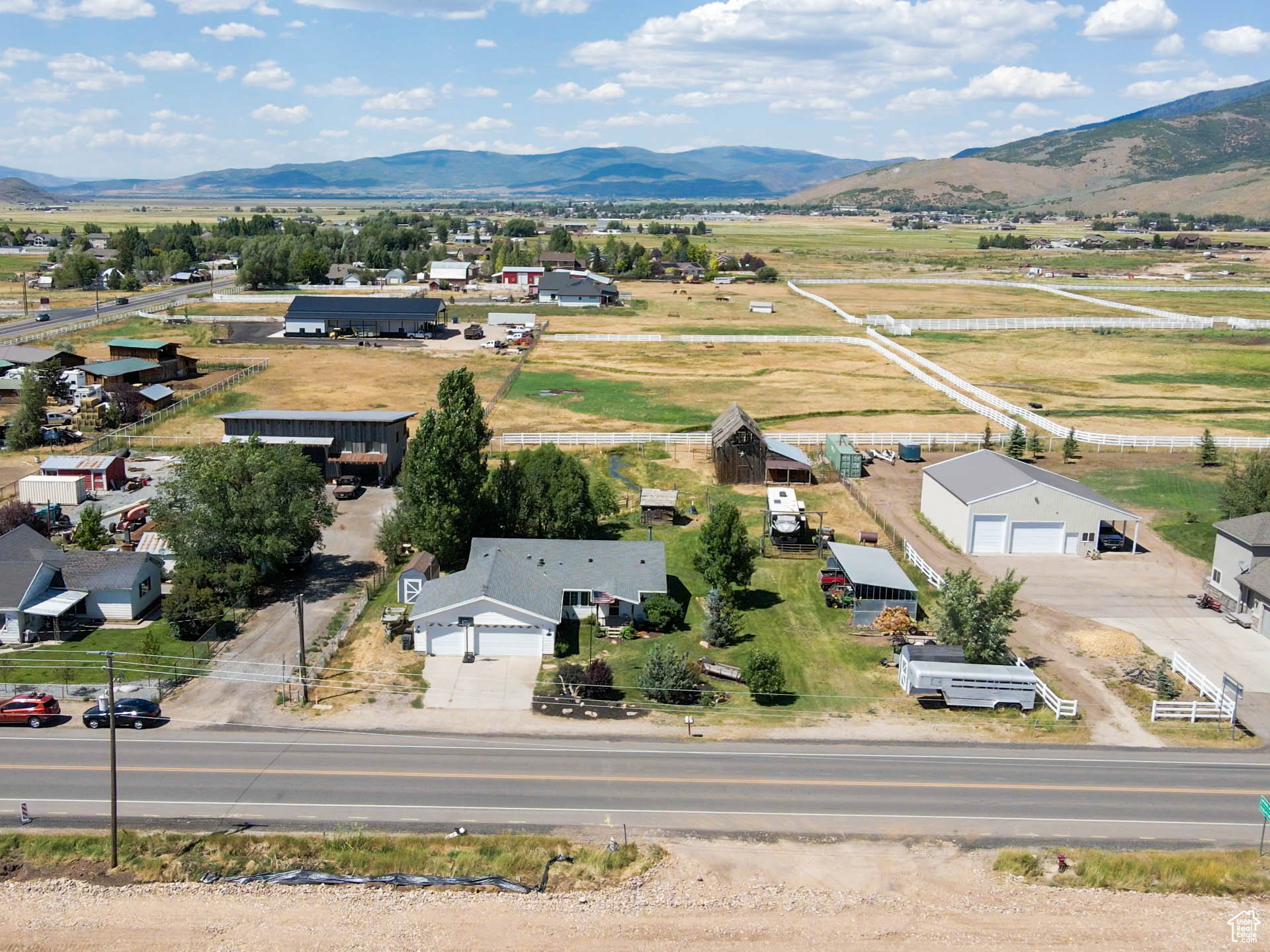 Aerial view of property, beautiful views.