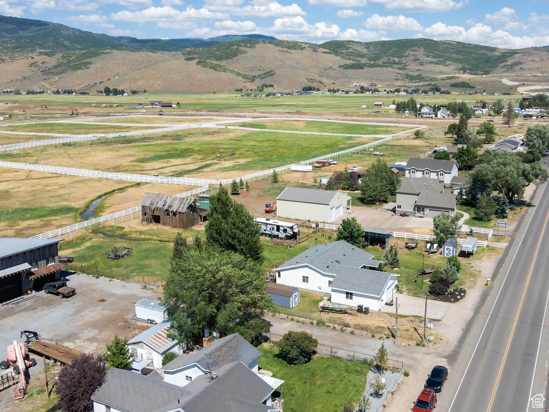 Aerial view of property, beautiful views.