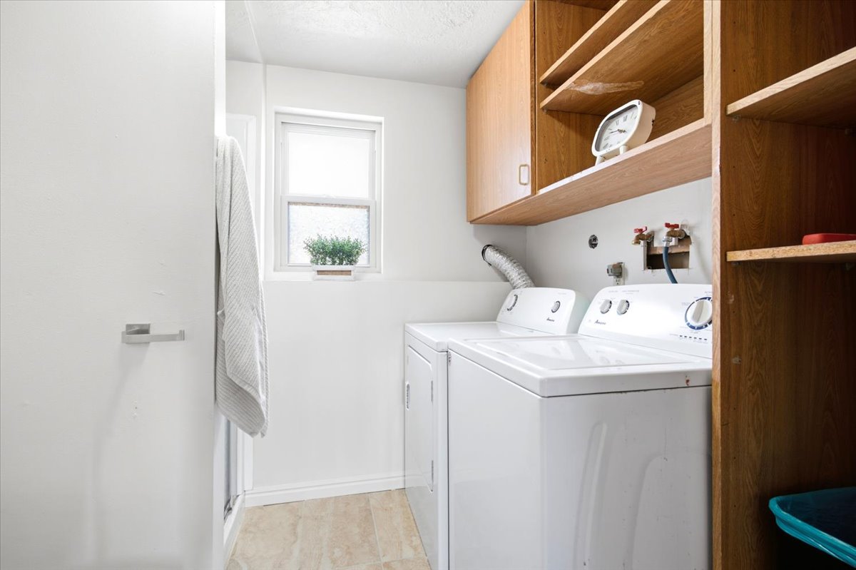 laundry room/bathroom