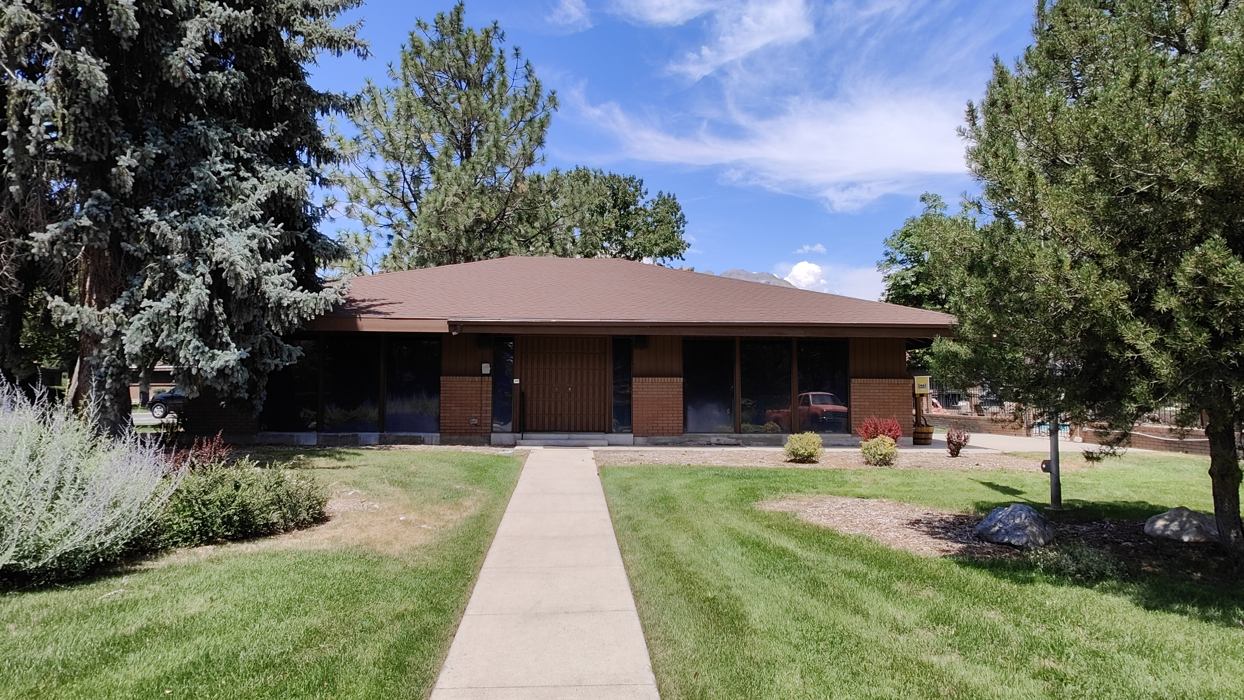 Clubhouse with access to the pool for hosting family gatherings or having friends over