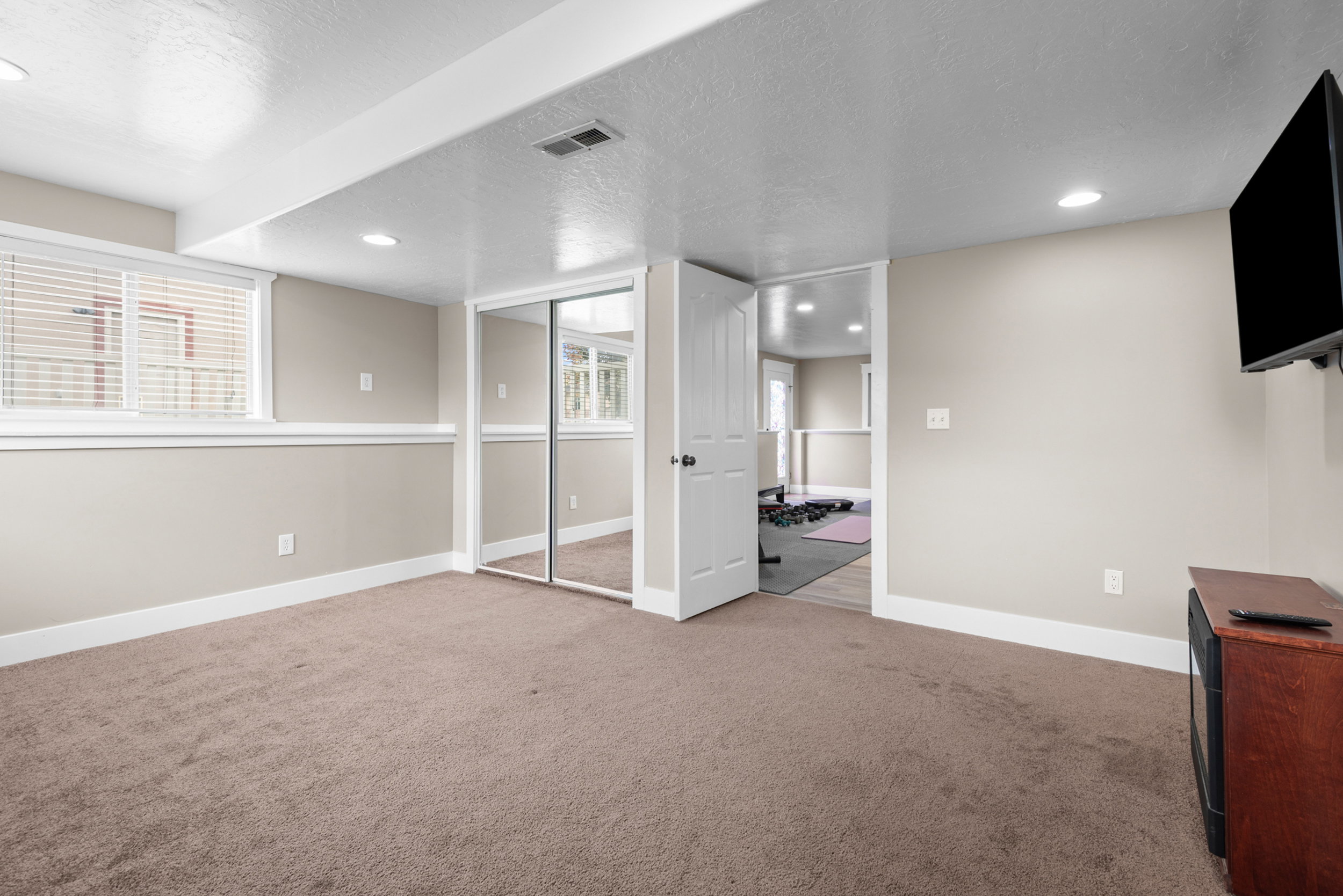Basement bedroom 2- extra large