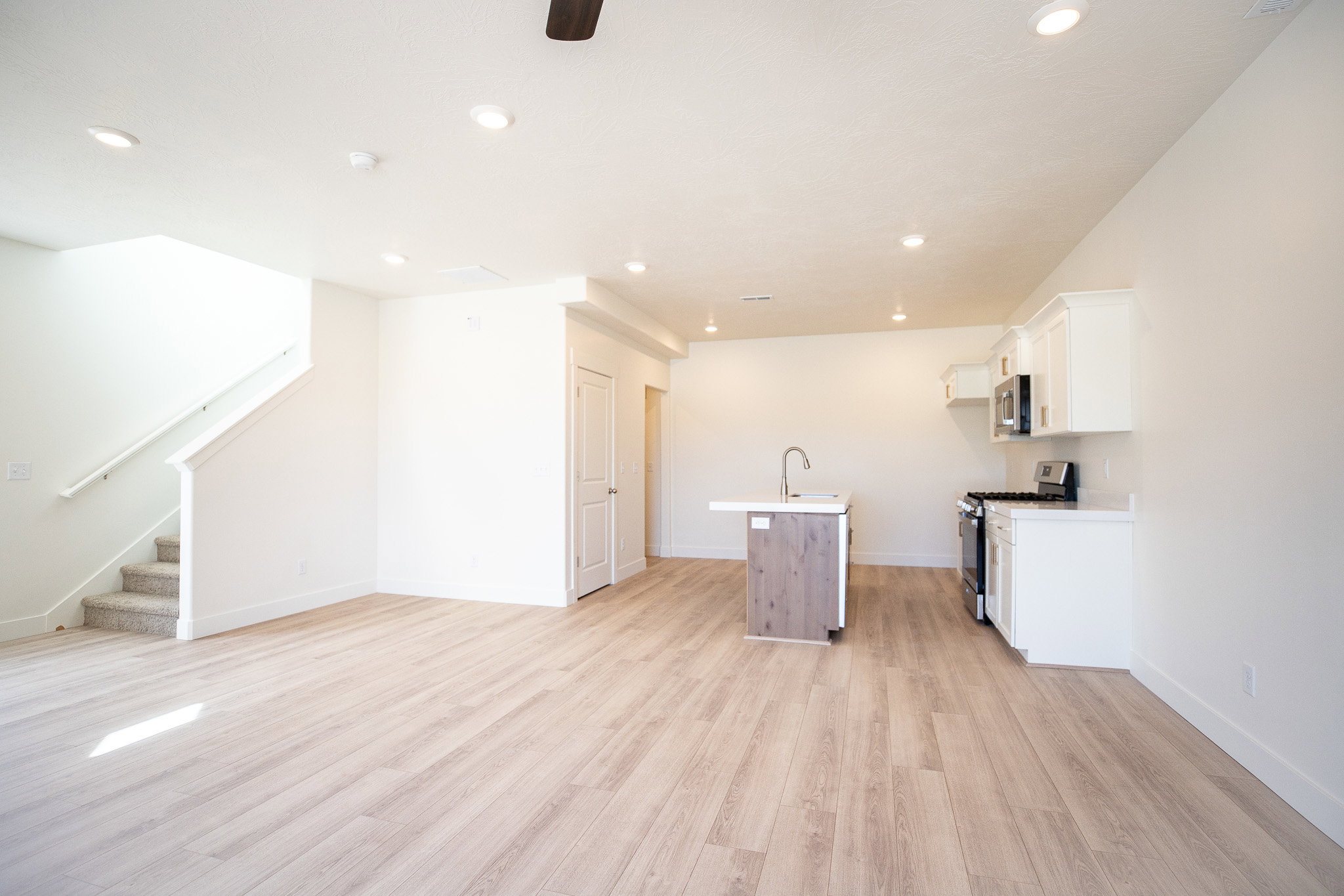 Kitchen/Dining Area
